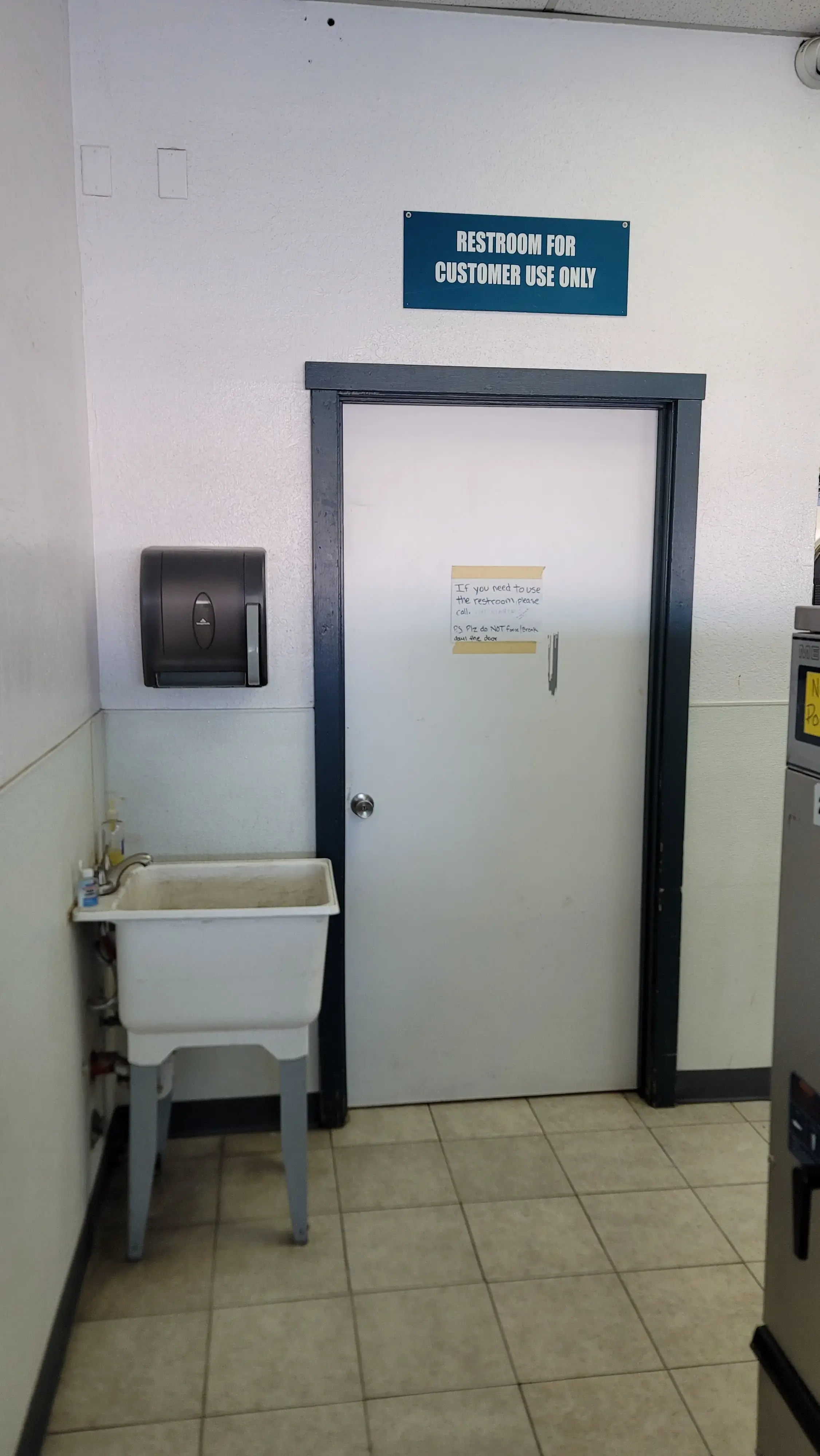 TLC Laundromat - Image 13