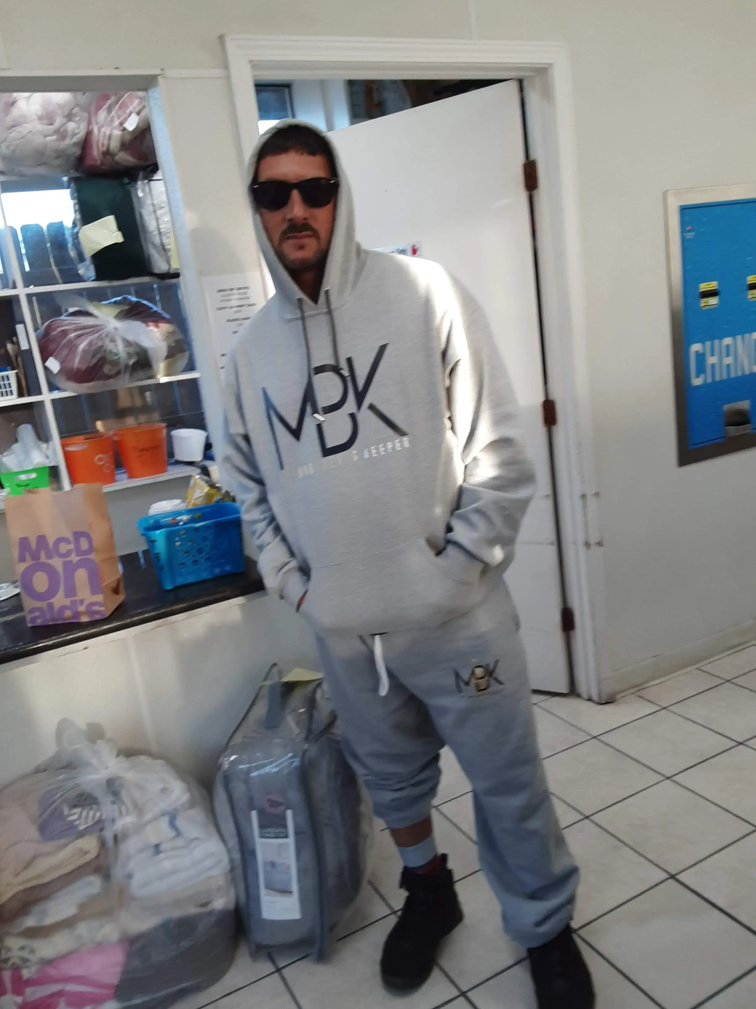 TLC Laundry Mat thumbnail 3