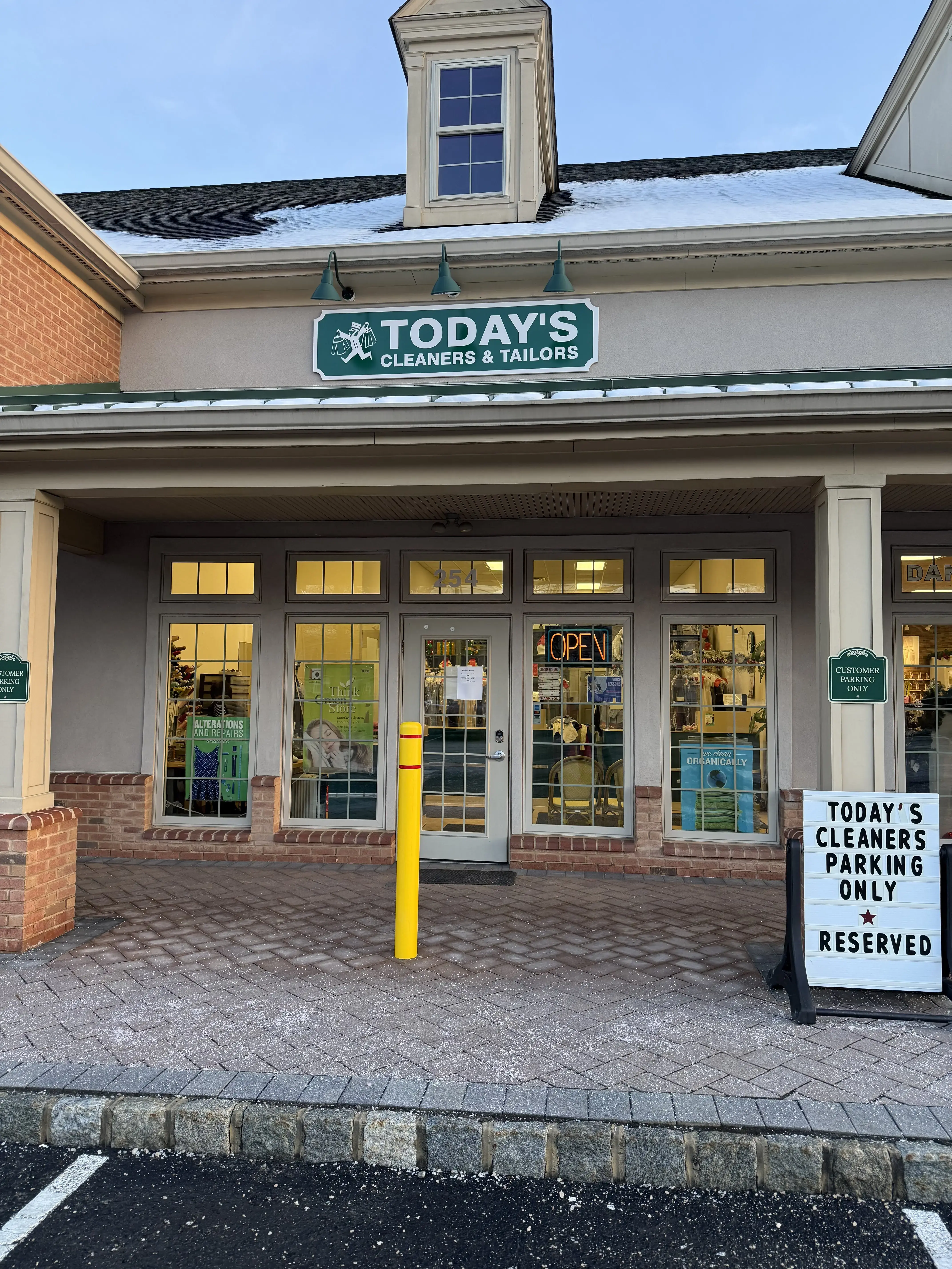 Today's Cleaners & Tailors location