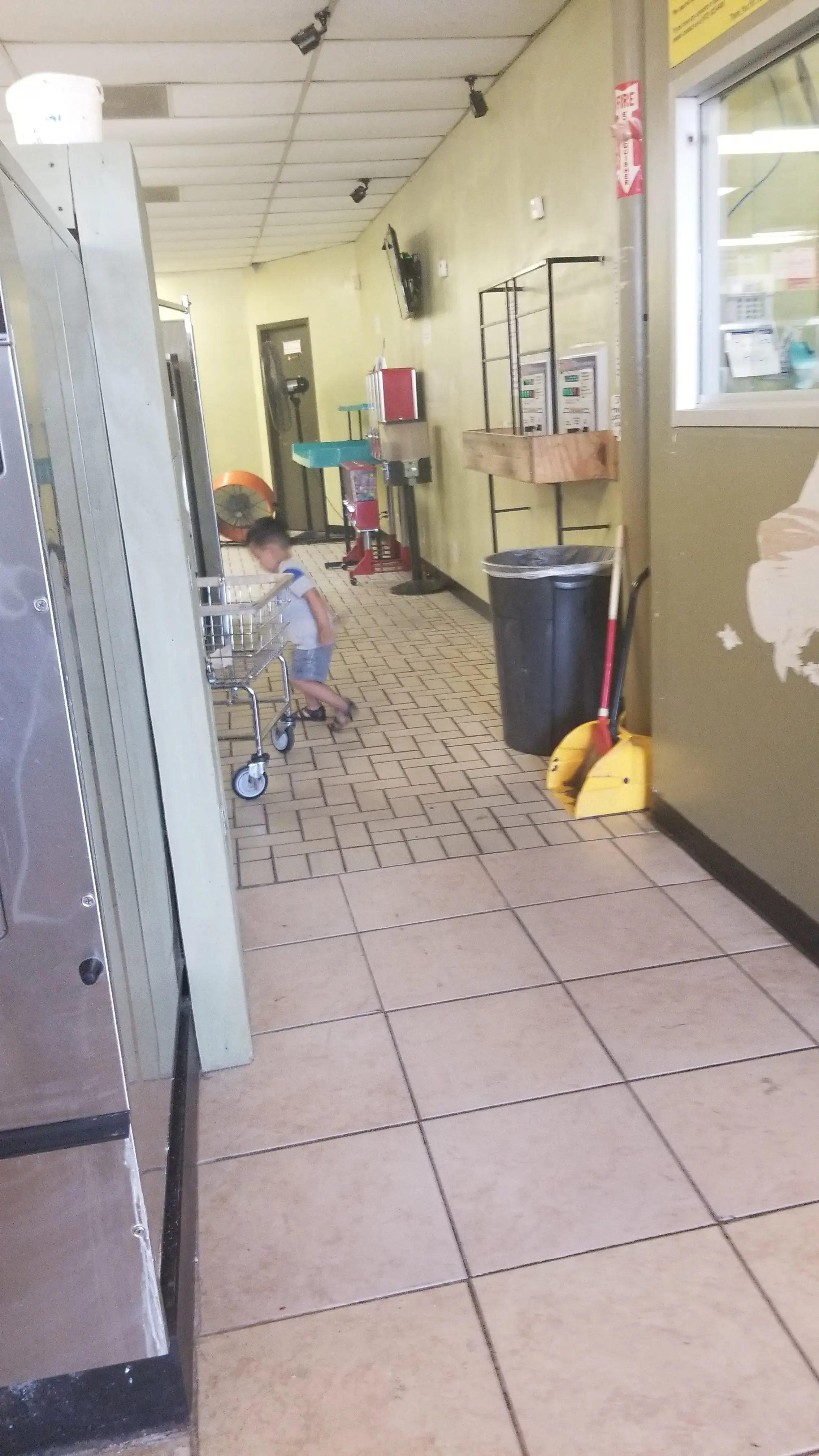 Today's Washateria - Image 6