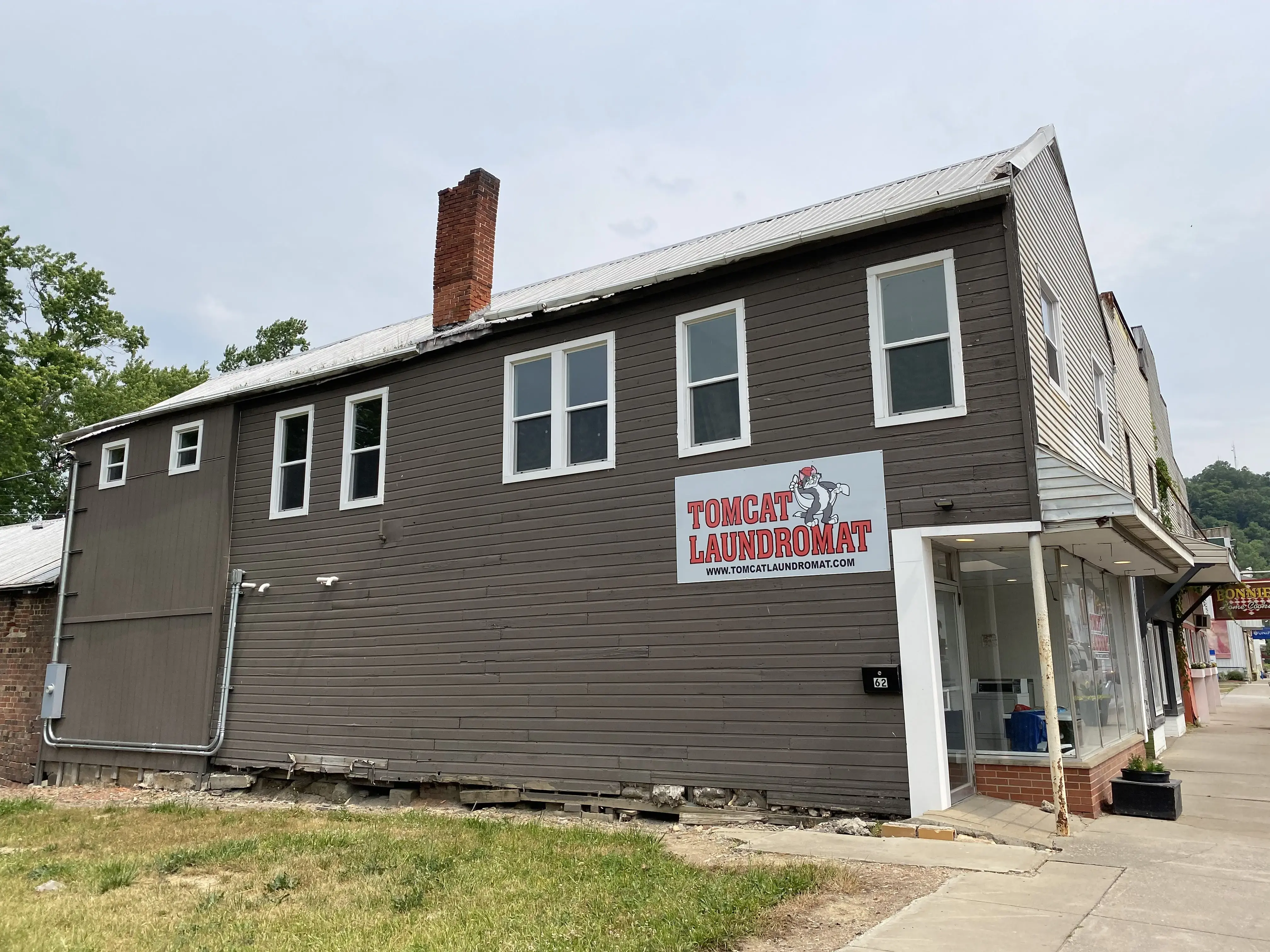 Tomcat Laundromat - Image 2