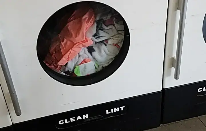 Tommy's Laundromat - Image 8