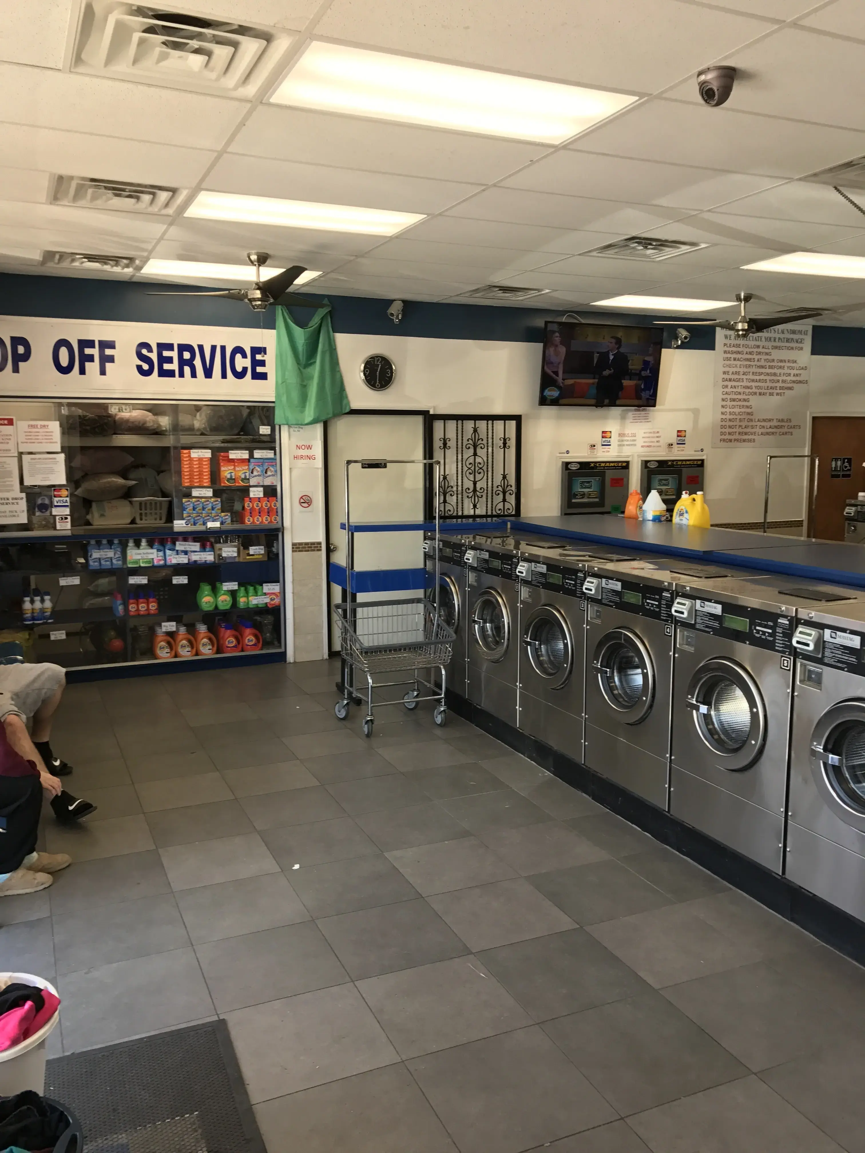 Tommy's Laundromat - Image 11