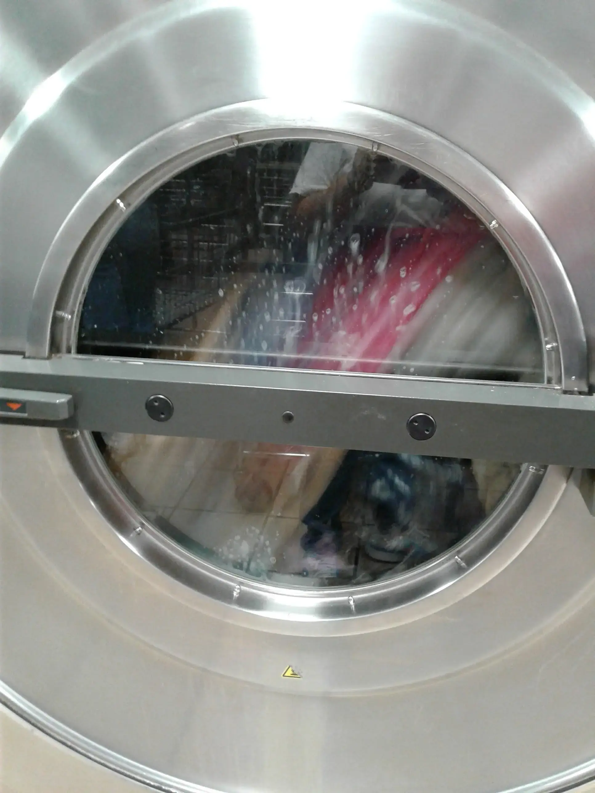 Tom's Laundromat of Hayward thumbnail 18