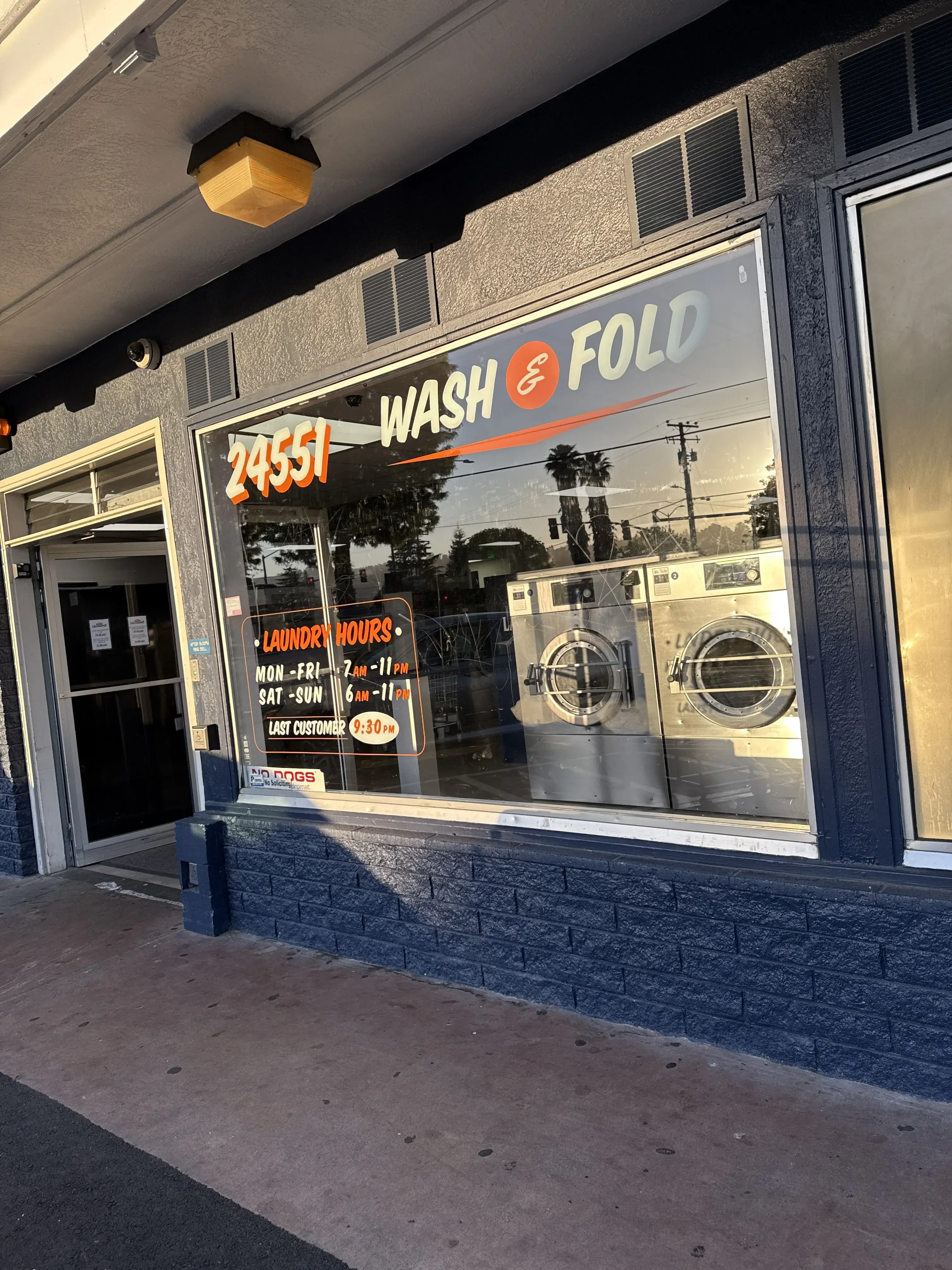 Tom's Laundromat of Hayward thumbnail 19