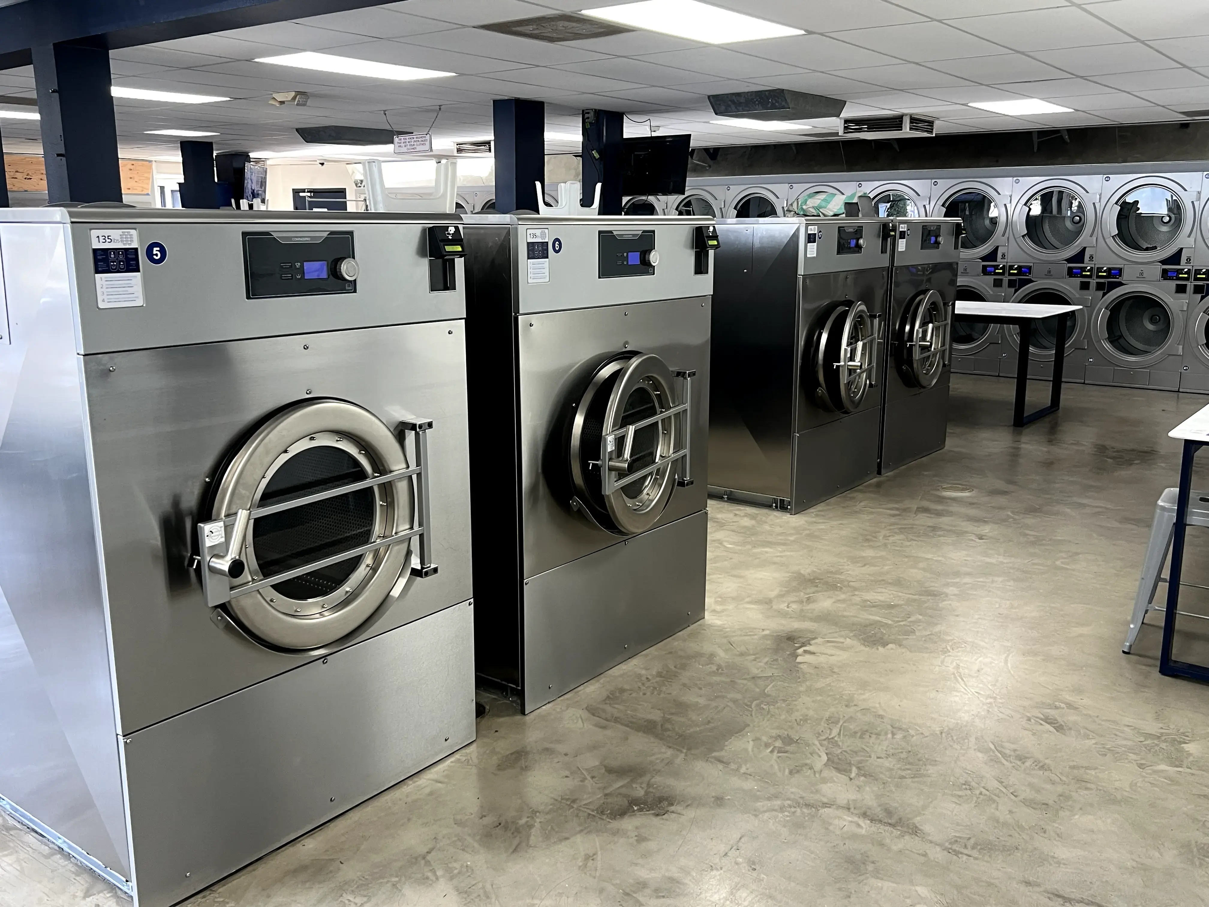 Tom's Laundromat of Hayward thumbnail 3