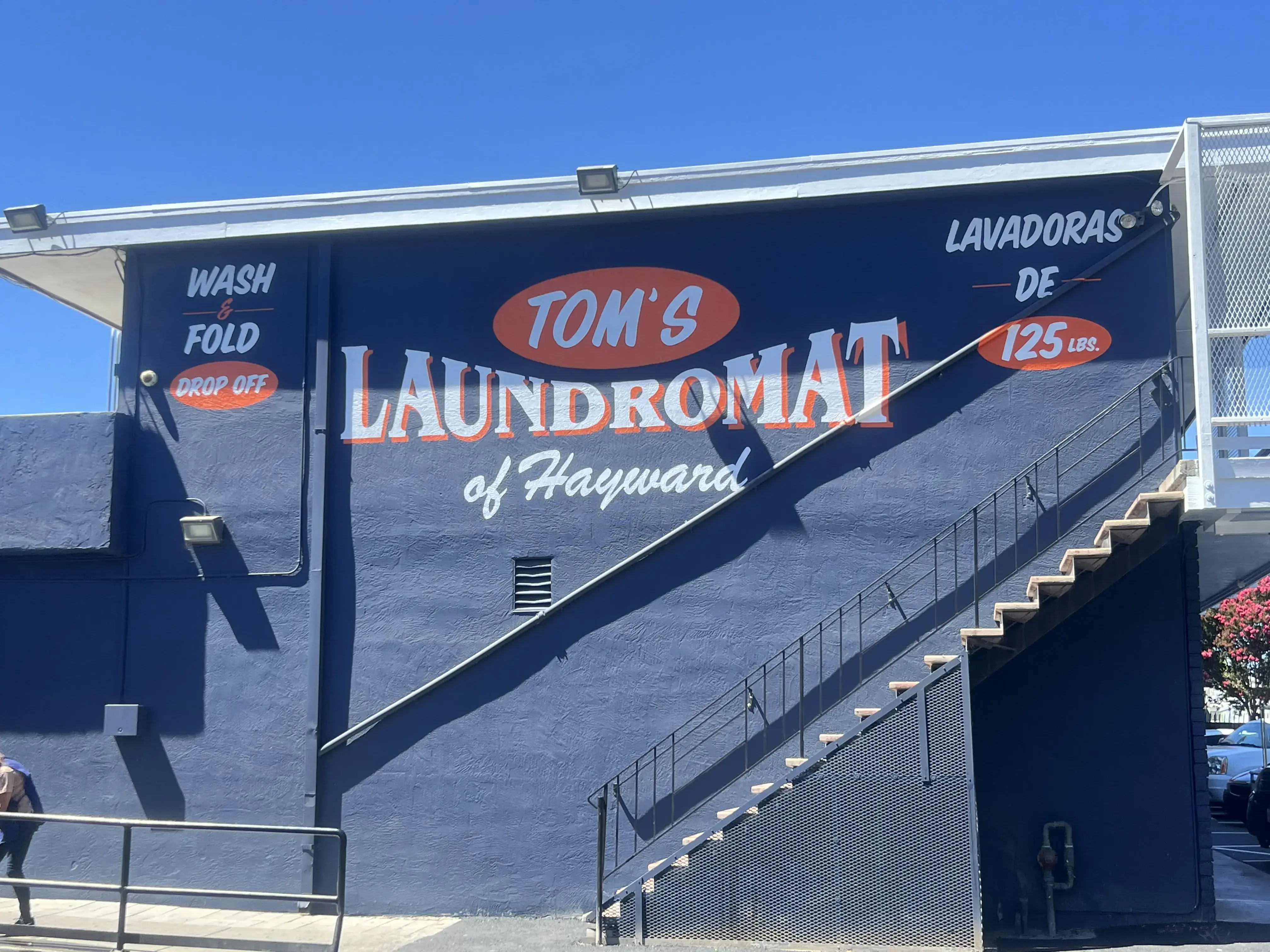 Tom's Laundromat of Hayward - Image 7