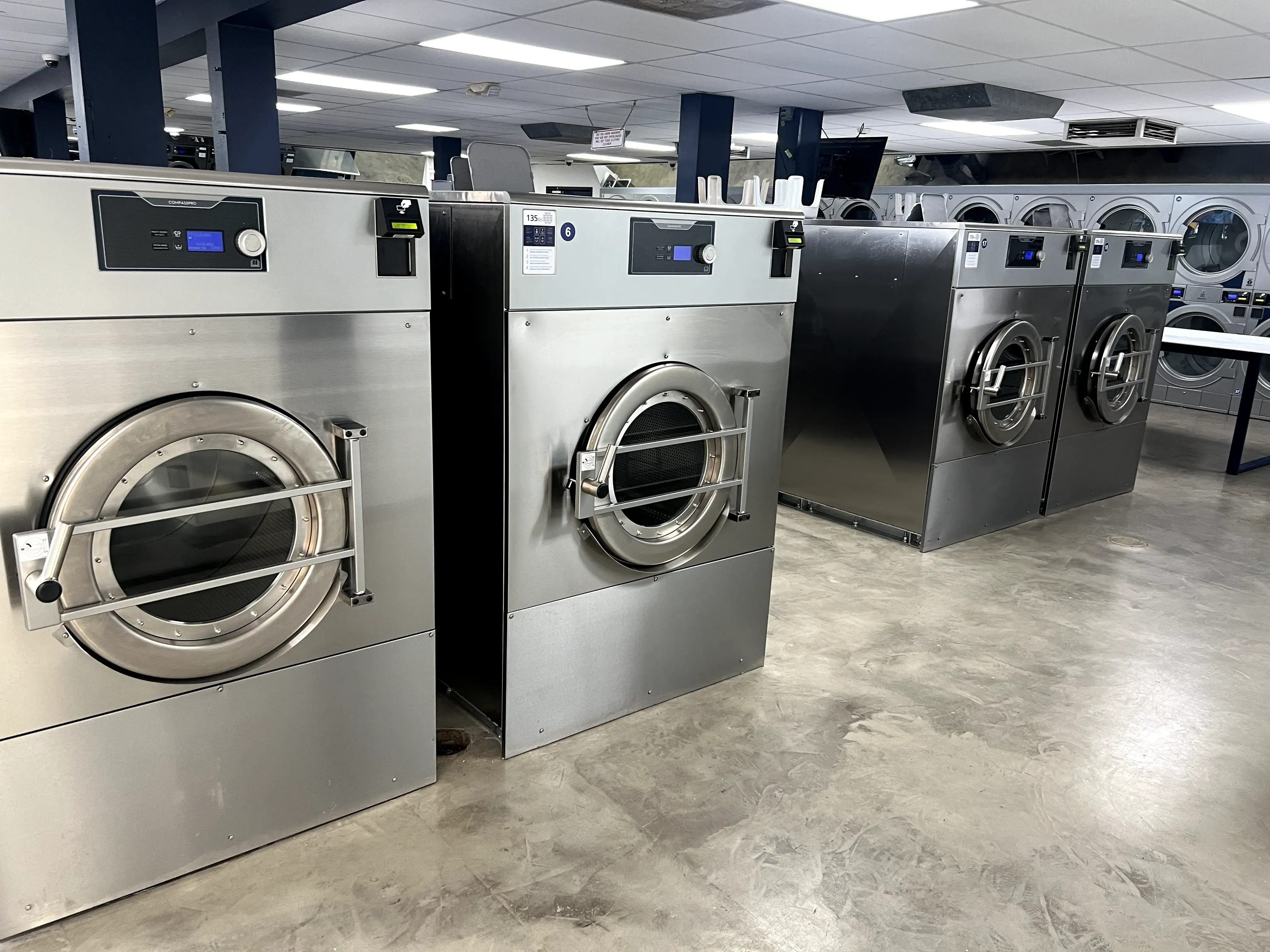 Tom's Laundromat of Hayward - Image 6