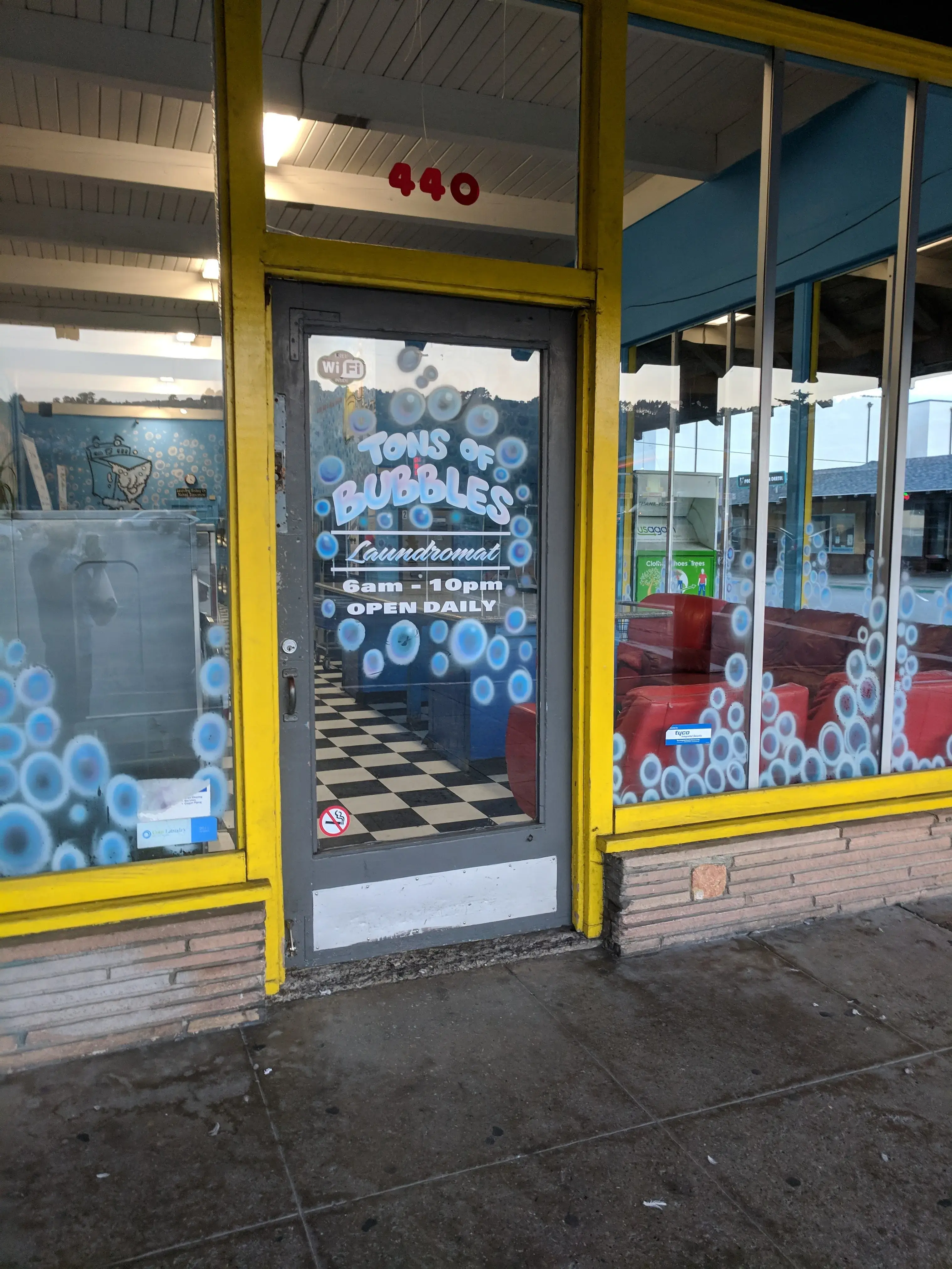 Tons of Bubbles Laundromat thumbnail 10