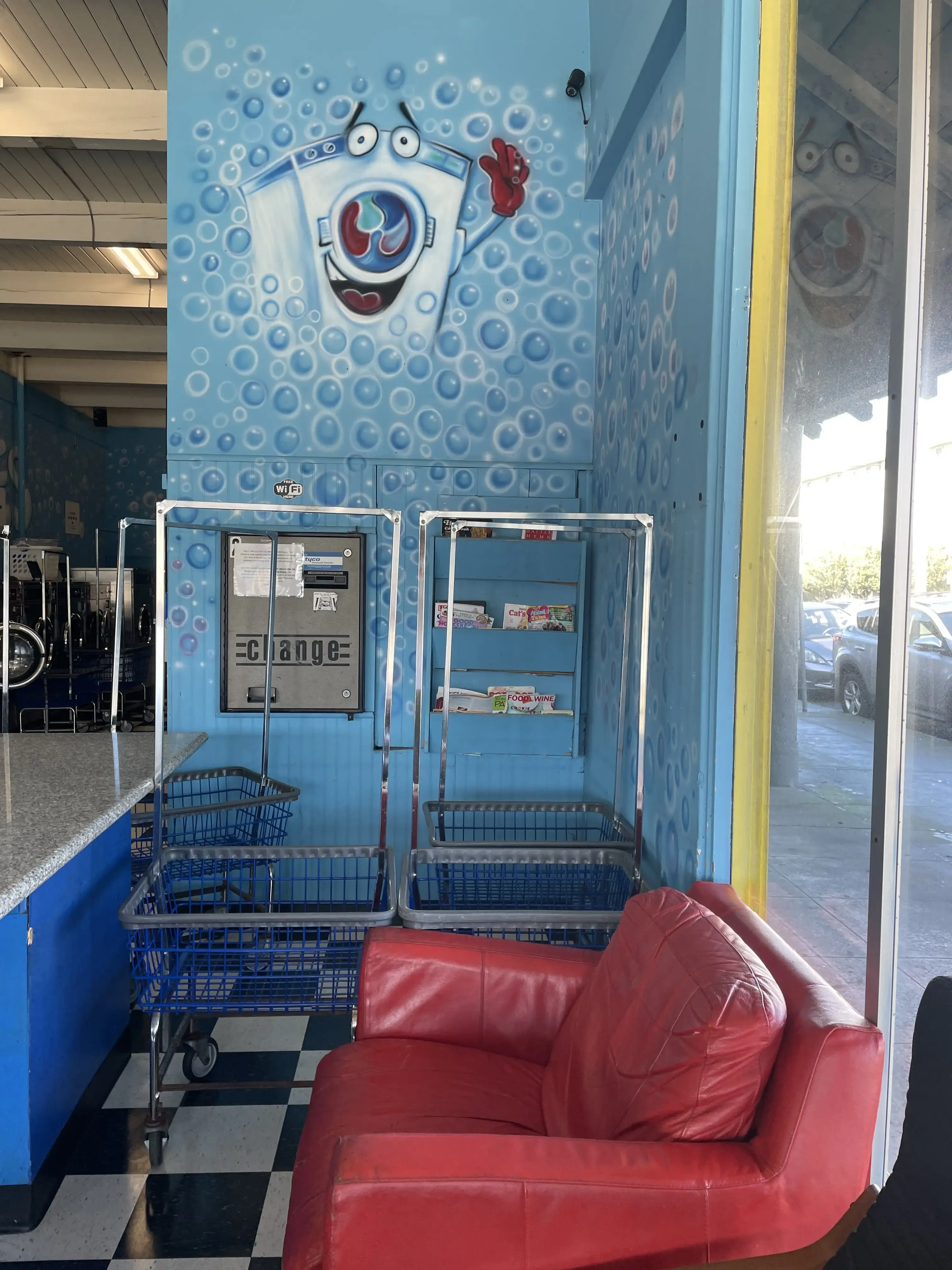 Tons of Bubbles Laundromat - Image 8