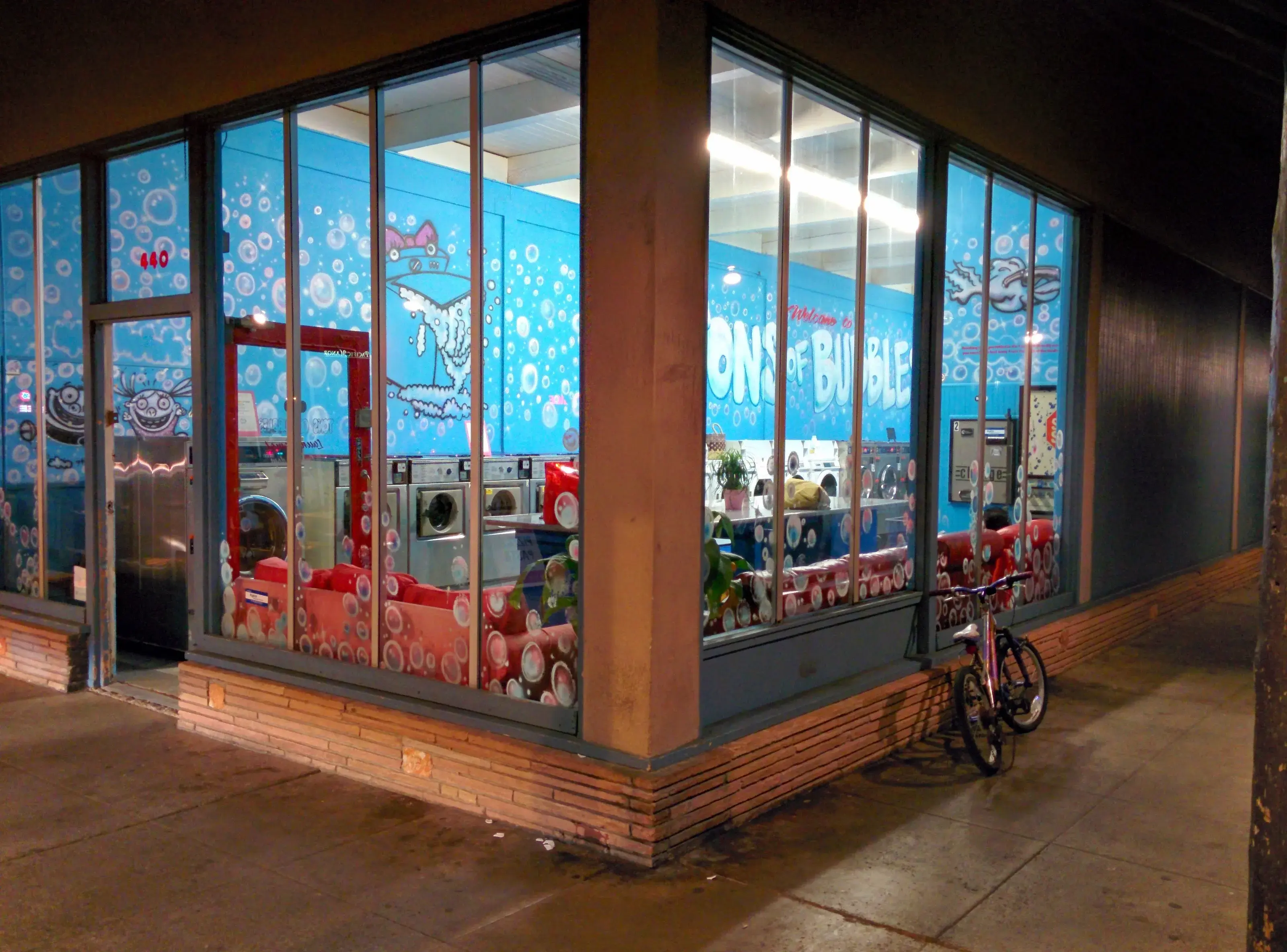 Tons of Bubbles Laundromat - Image 13