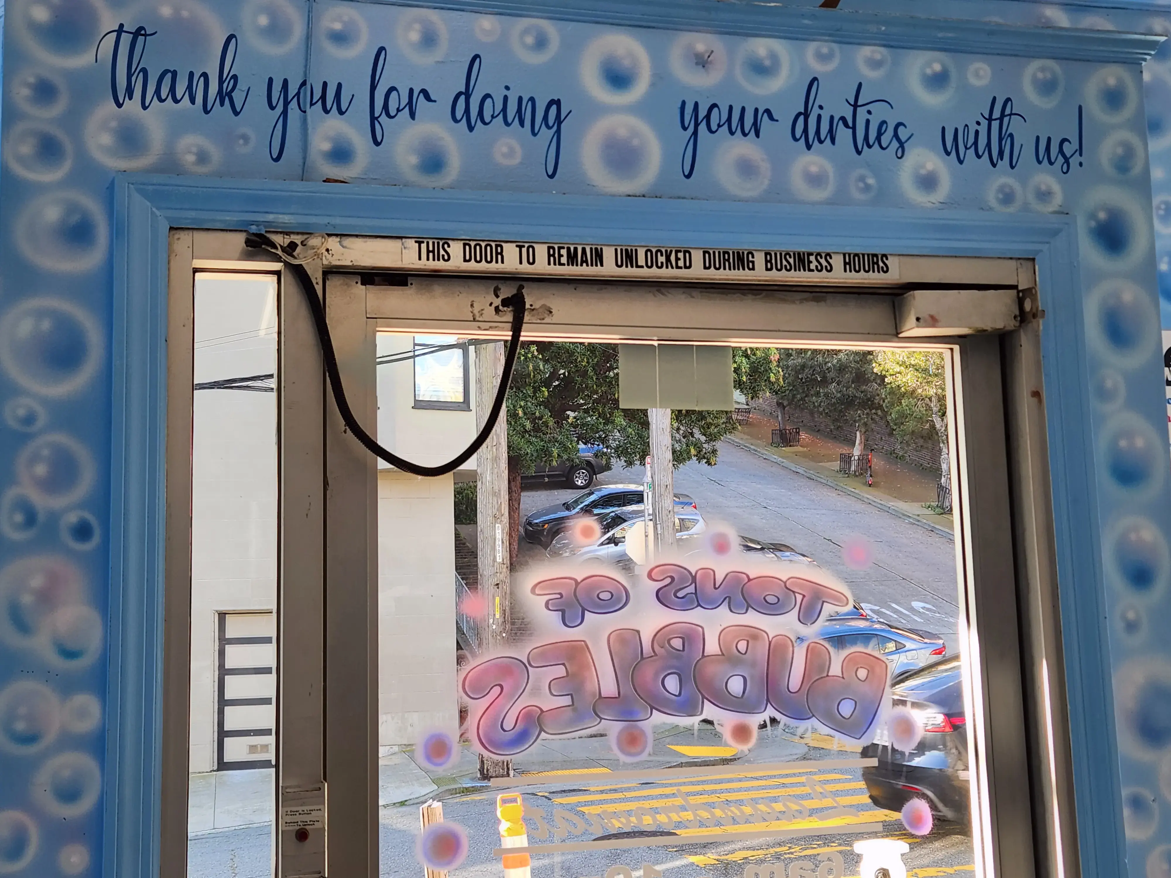 Tons of Bubbles Laundromat - Image 9