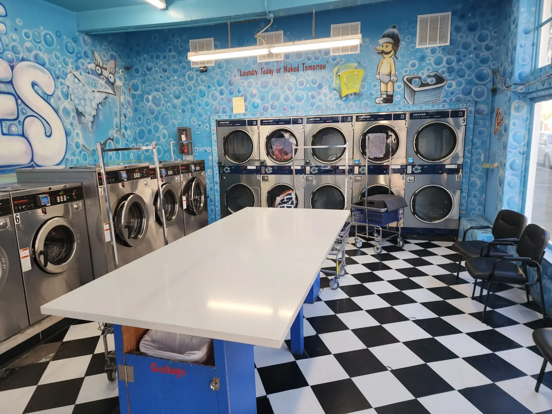 Tons of Bubbles Laundromat thumbnail 1