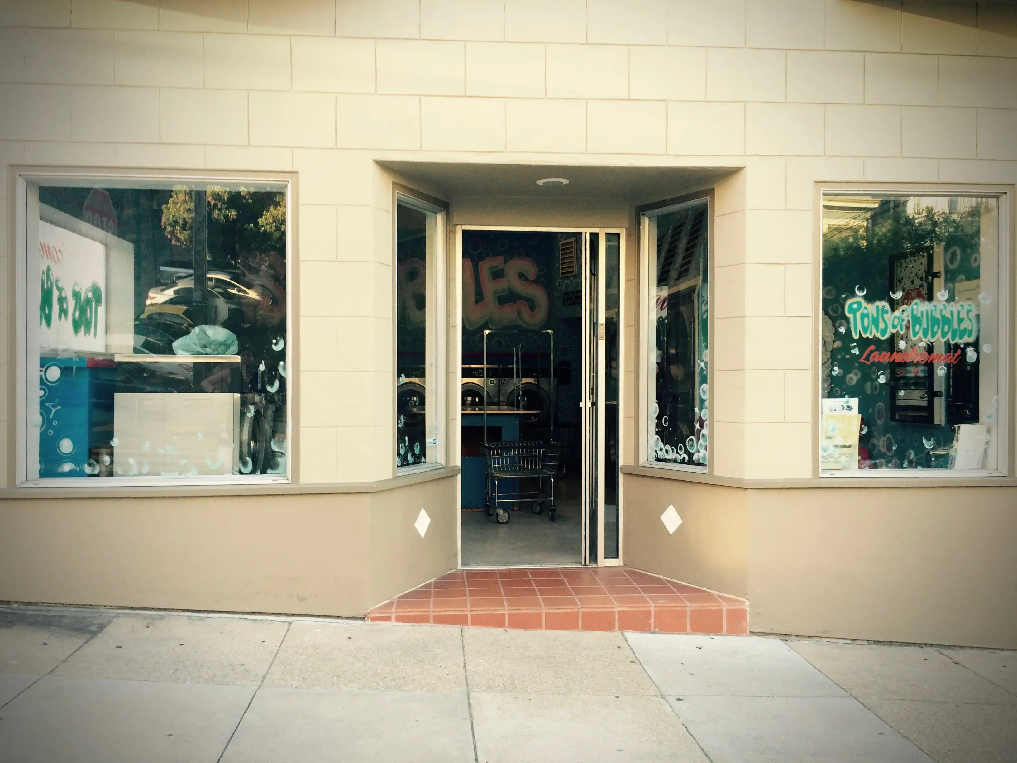 Tons of Bubbles Laundromat - Image 18