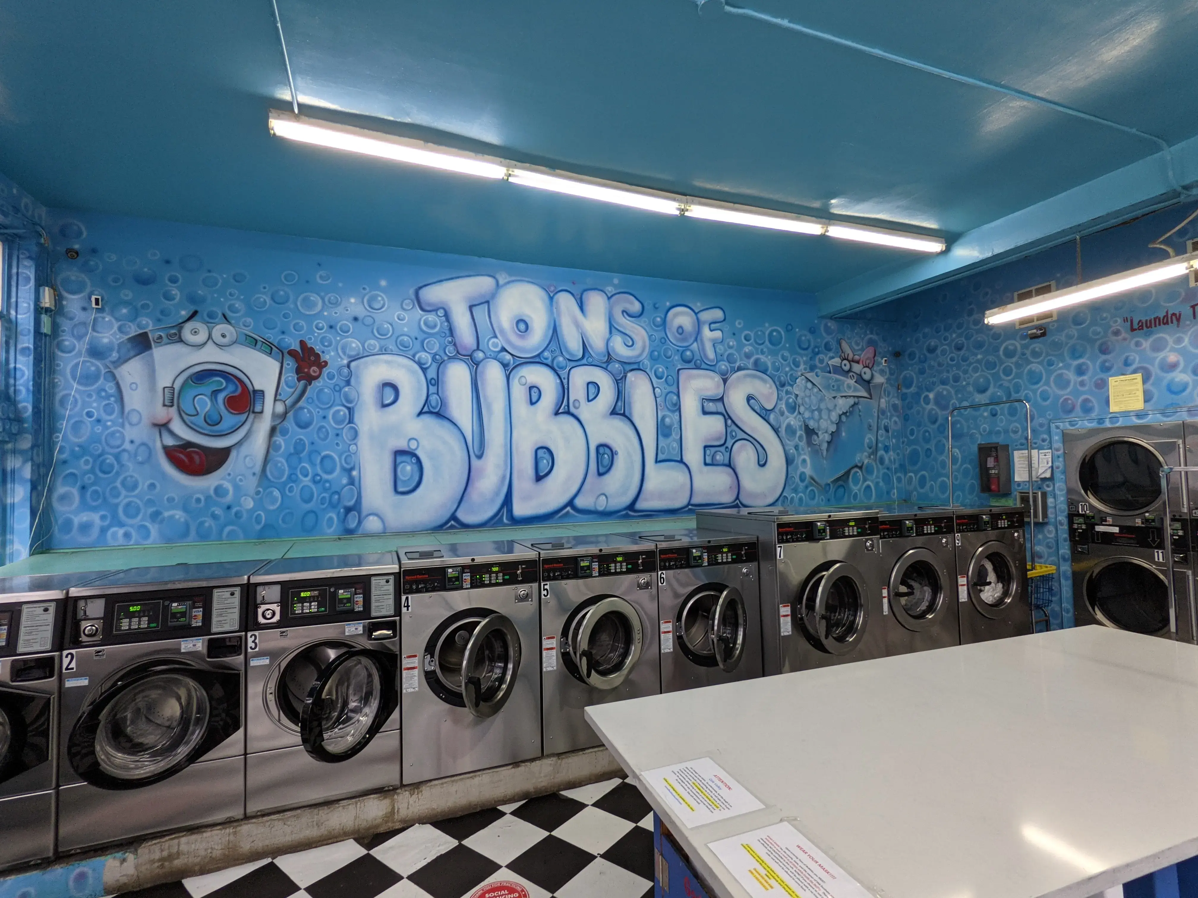 Tons of Bubbles Laundromat - Image 10