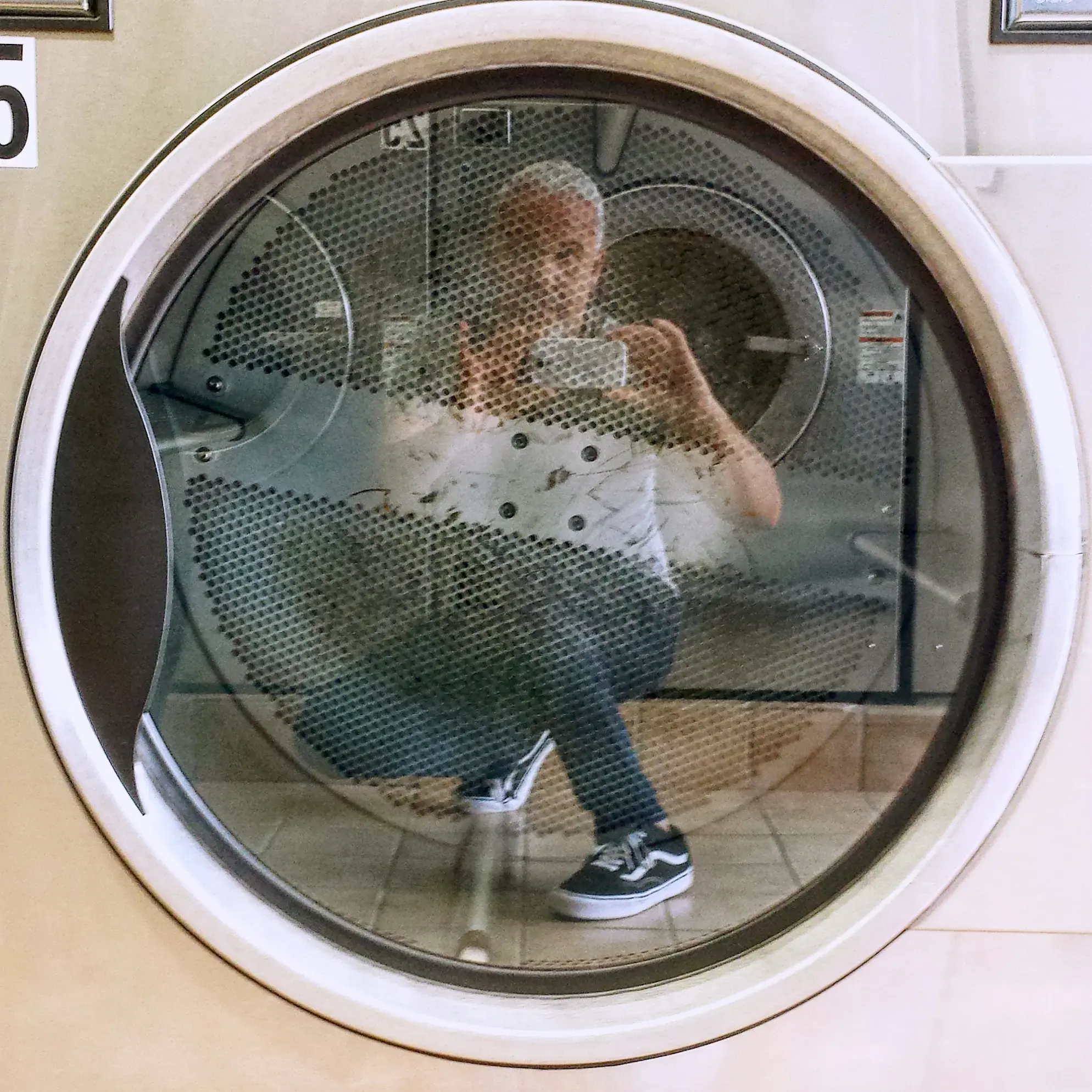 Tony's Laundromat - Image 7