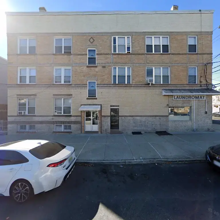 Tony's Laundromat - Image 14