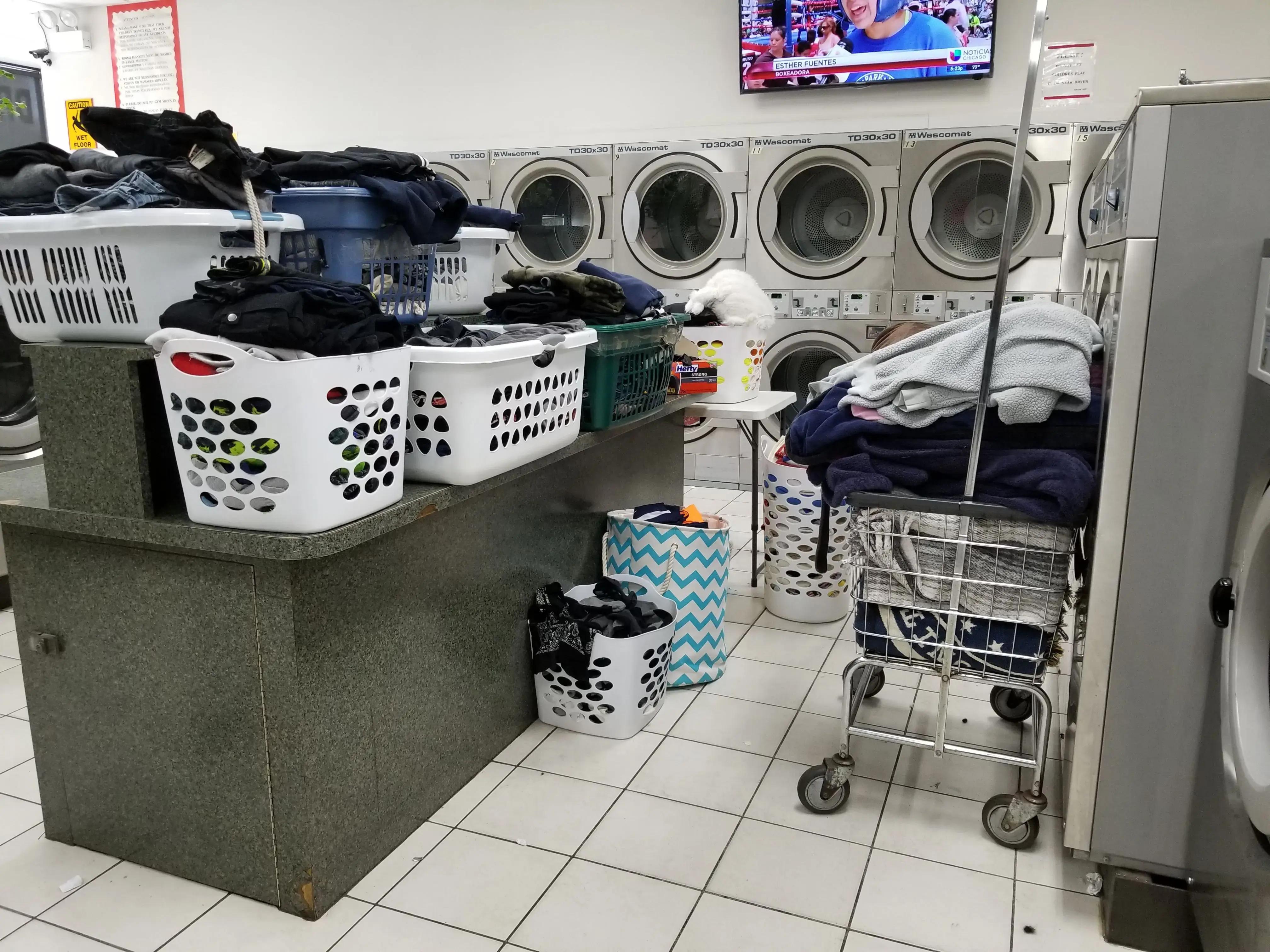 Top Coin Laundry - Image 6