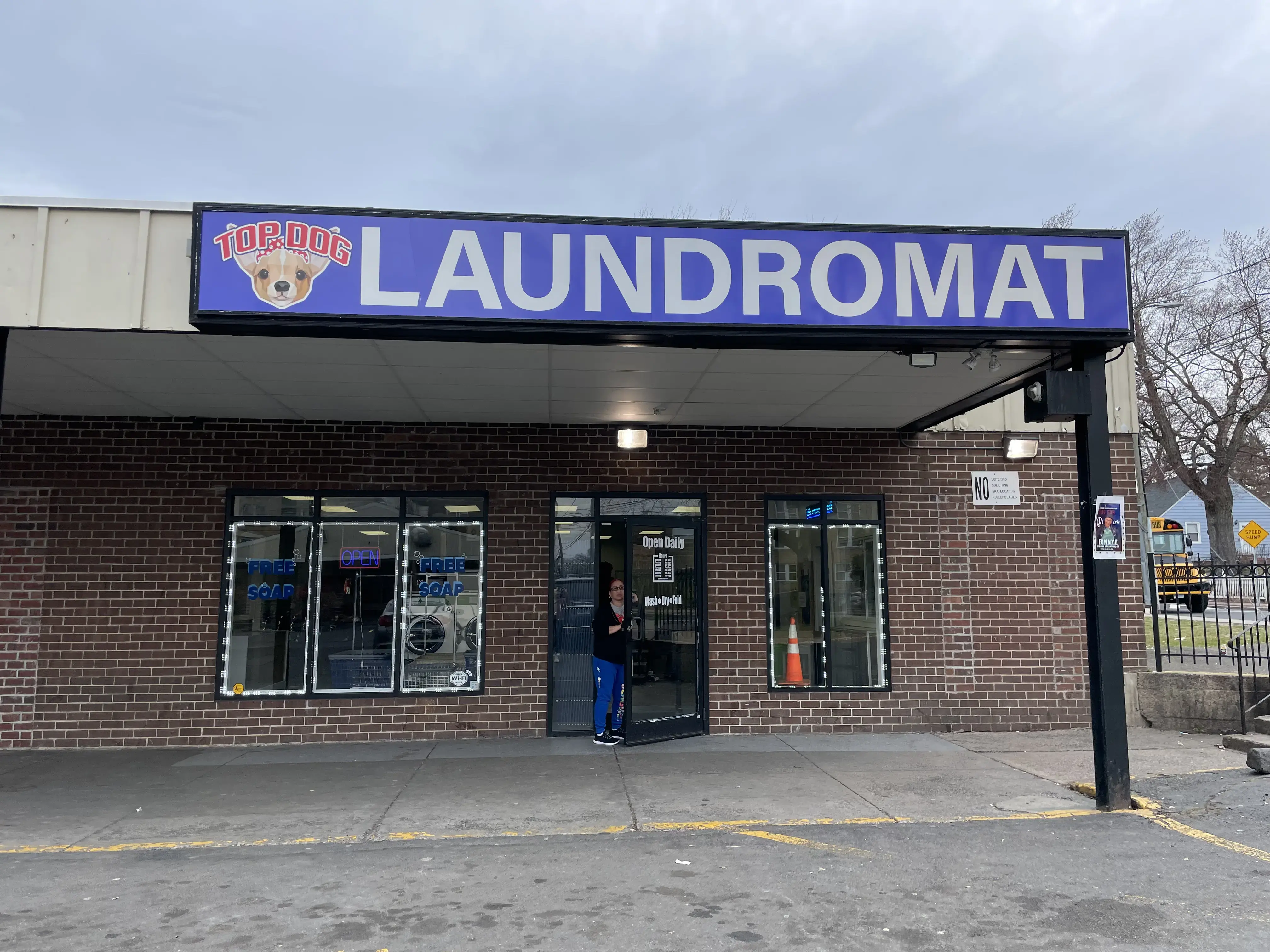 Top Dog Laundromat thumbnail 1