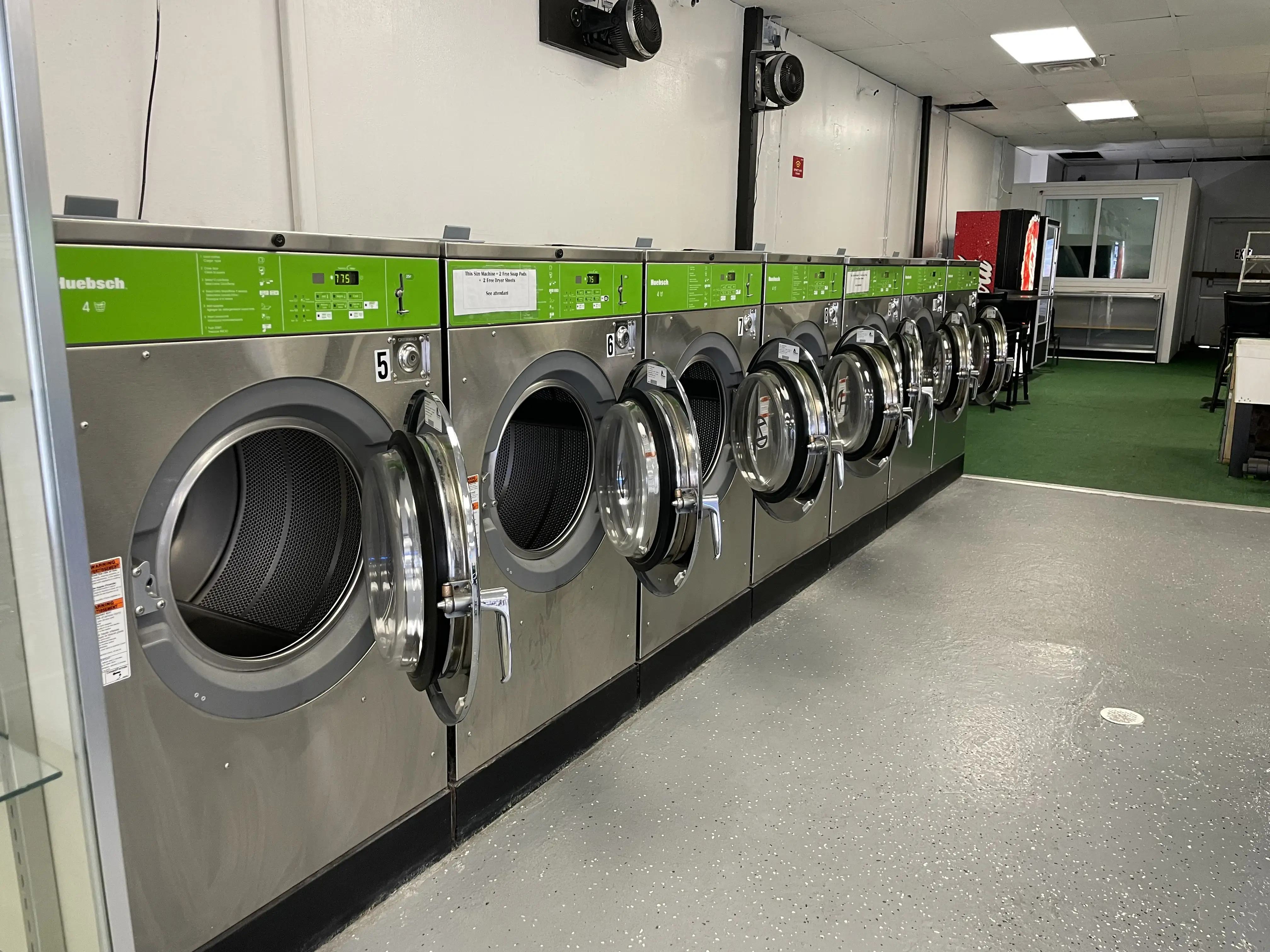 Top Dog Laundromat - Image 7