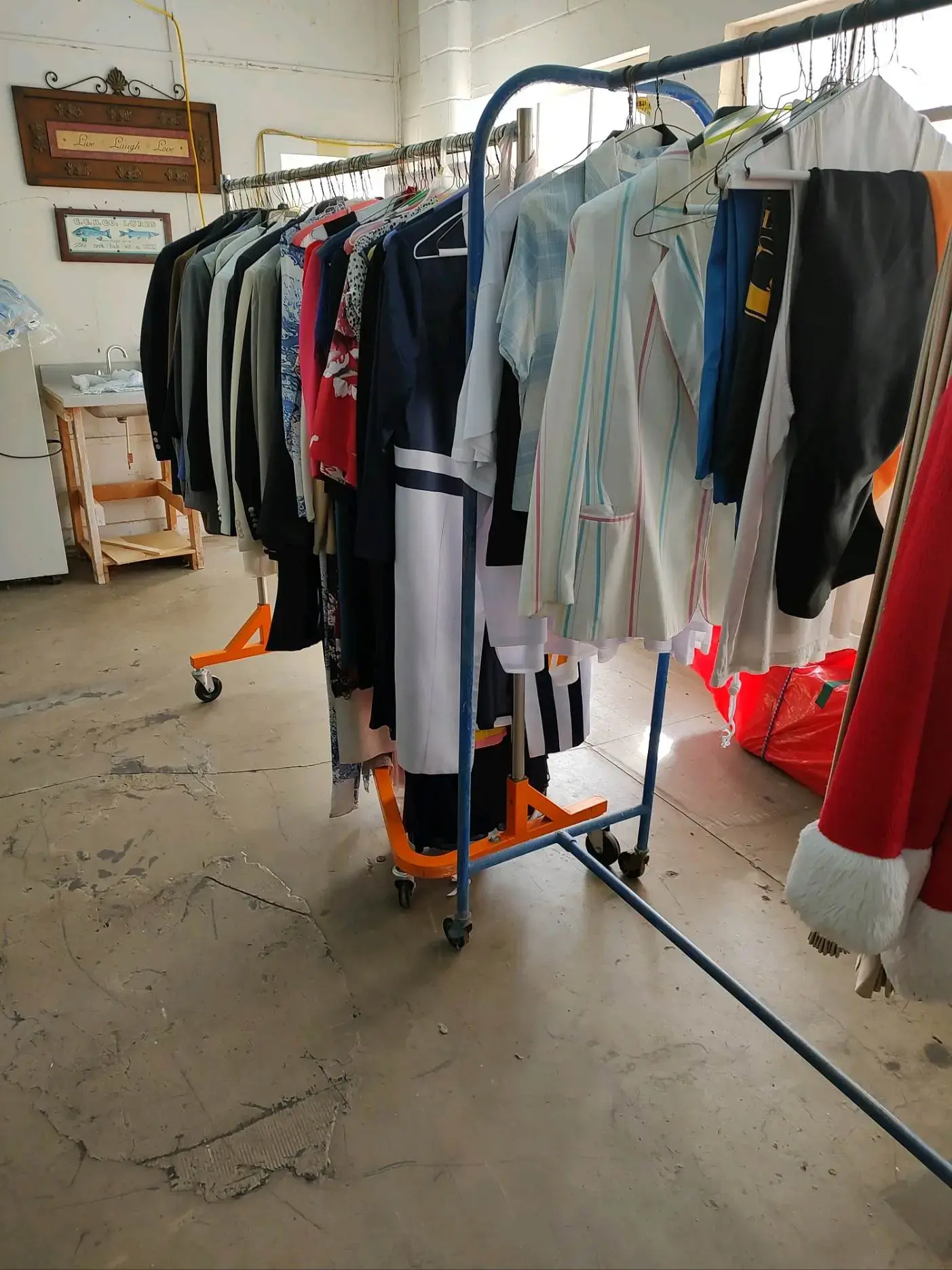 Top Hat Laundry Center - Image 5