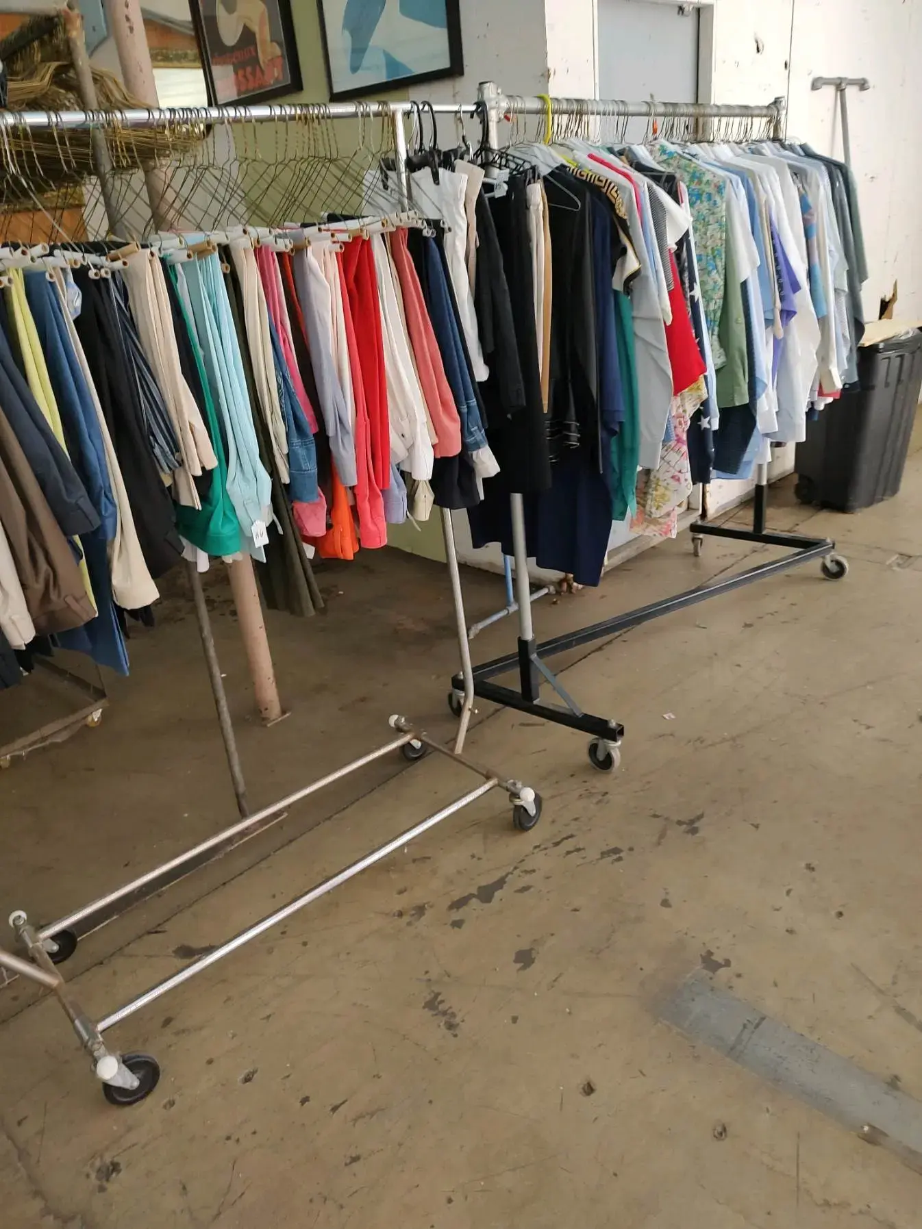 Top Hat Laundry Center thumbnail 1