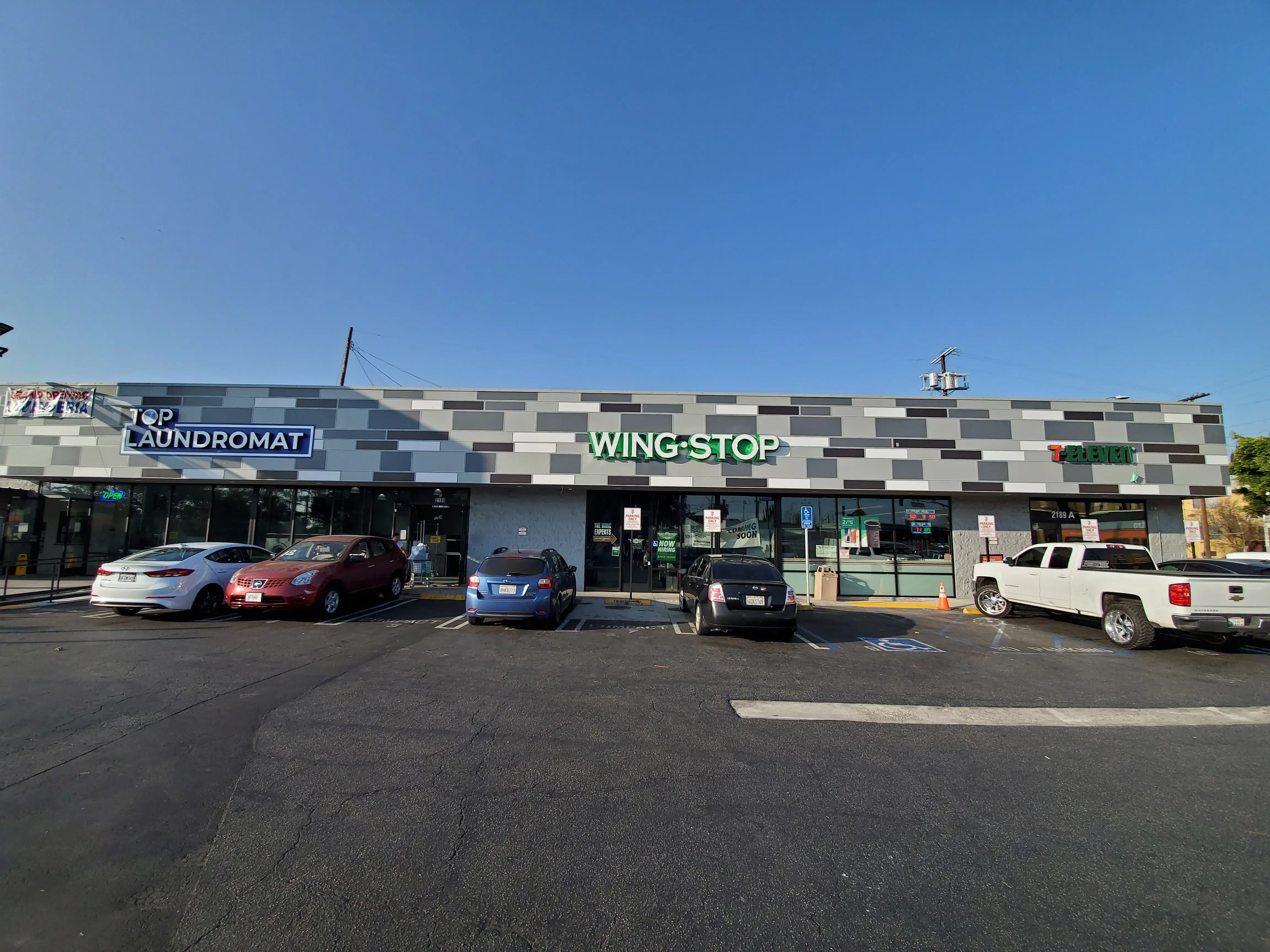 Top Laundromat - Image 15