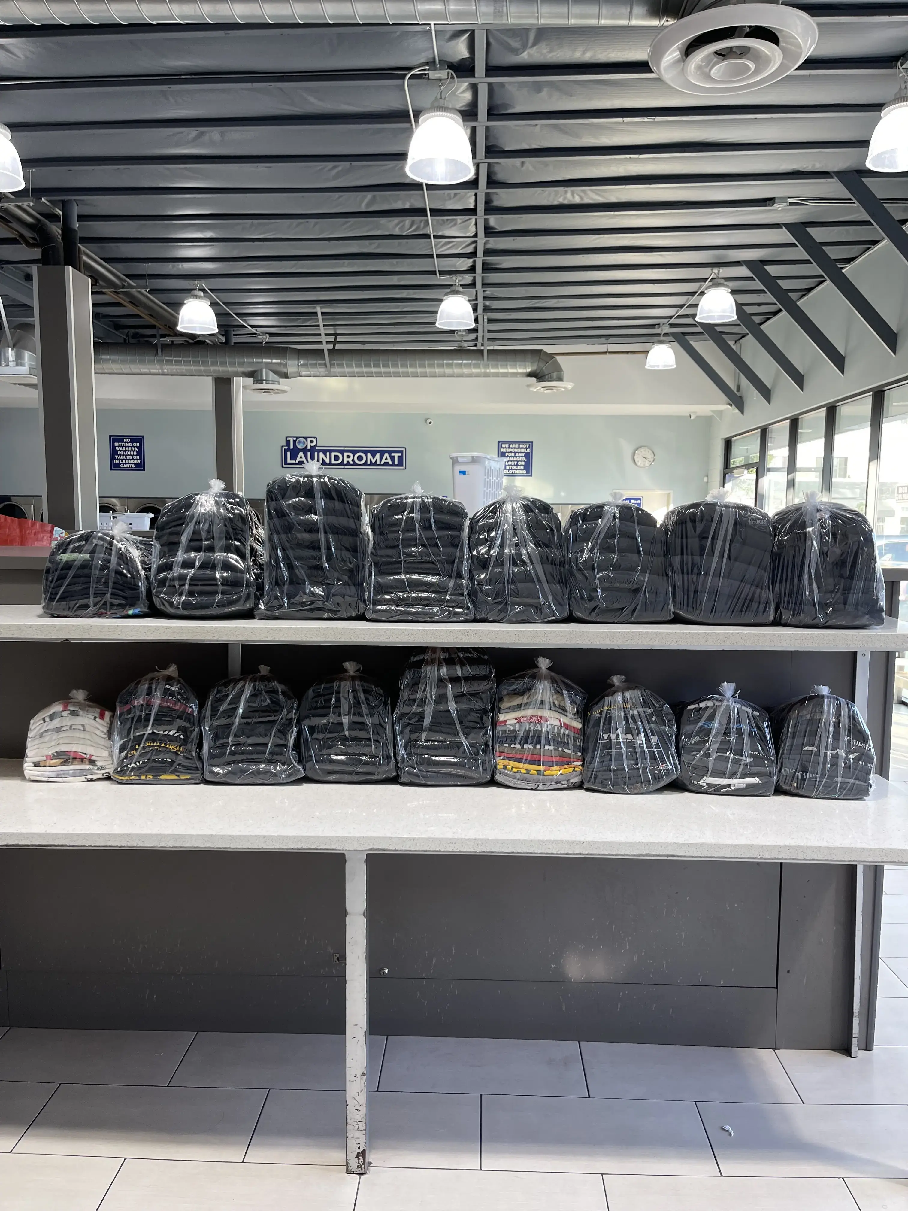 Top Laundromat - Image 2