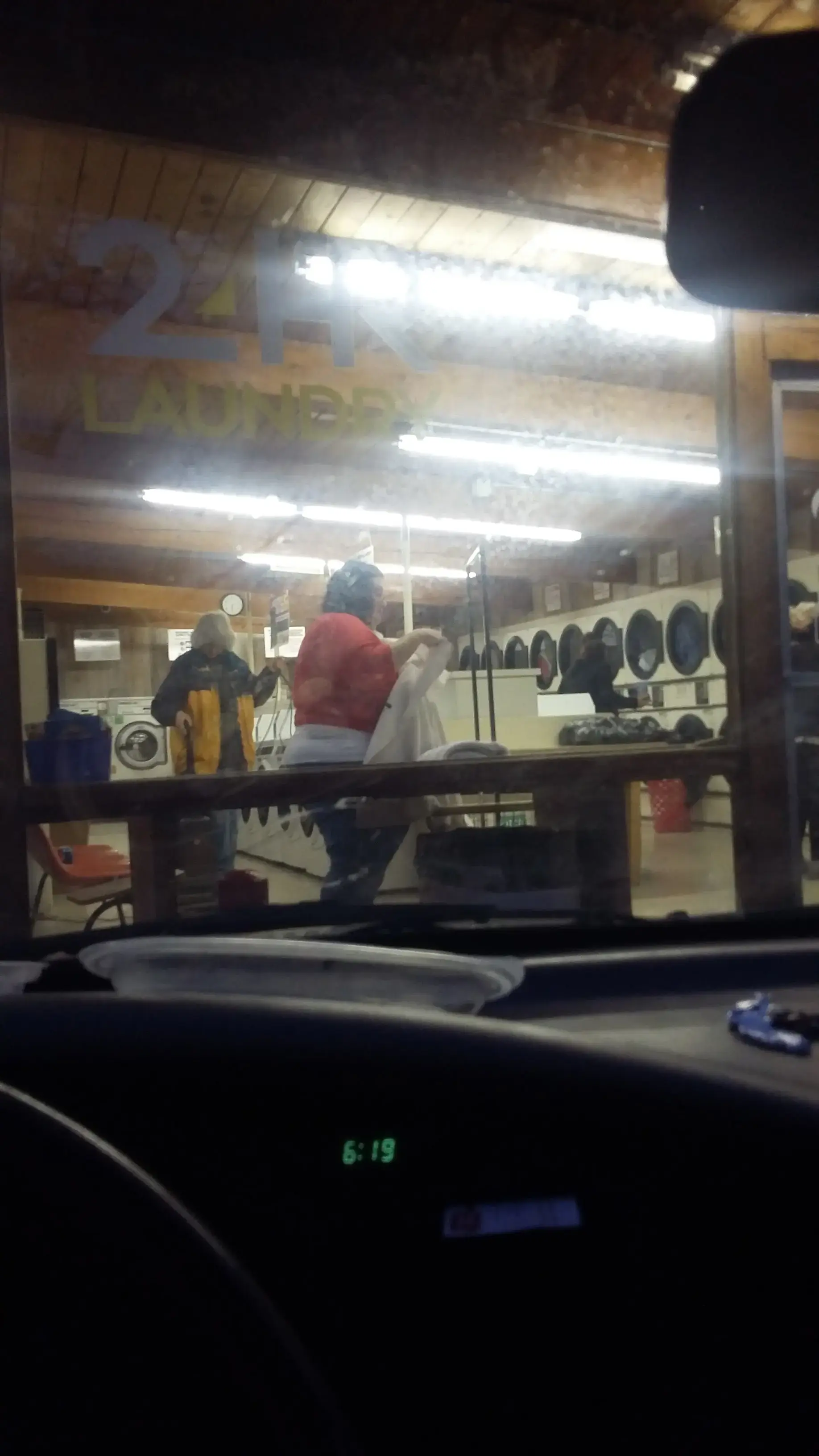 Top Notch 24 Hr Laundry thumbnail 17