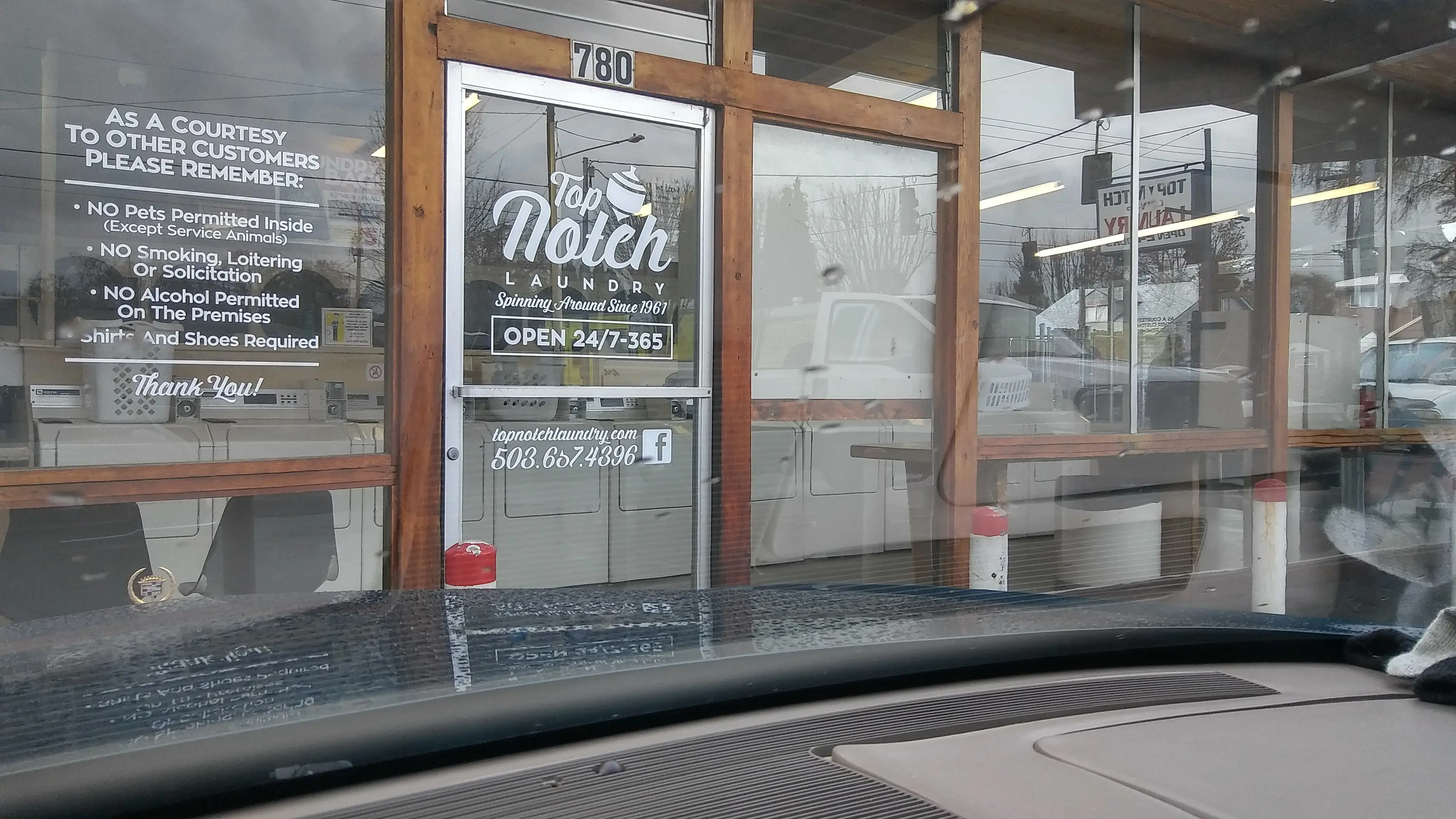 Top Notch 24 Hr Laundry - Image 3