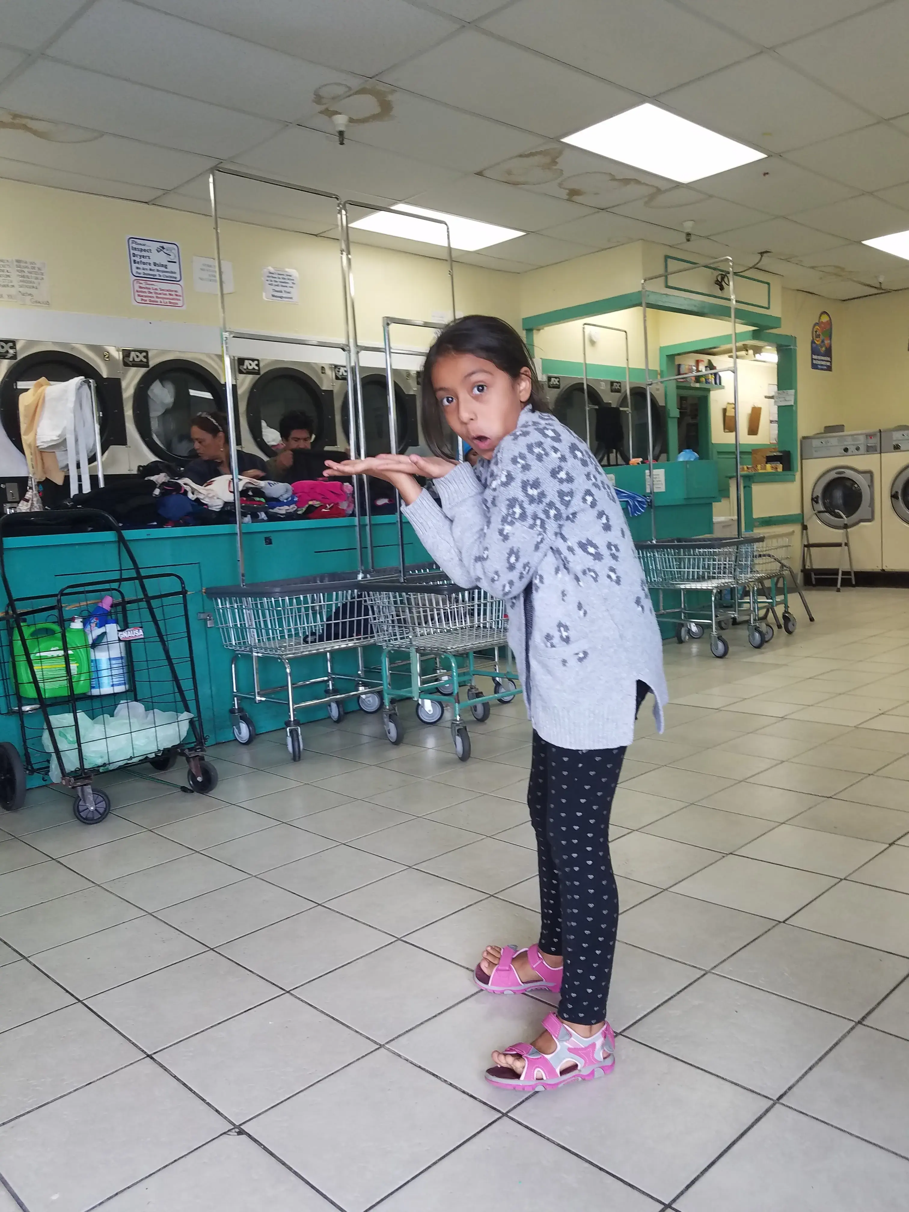 Top of the Hill Clean Laundromat - Image 9
