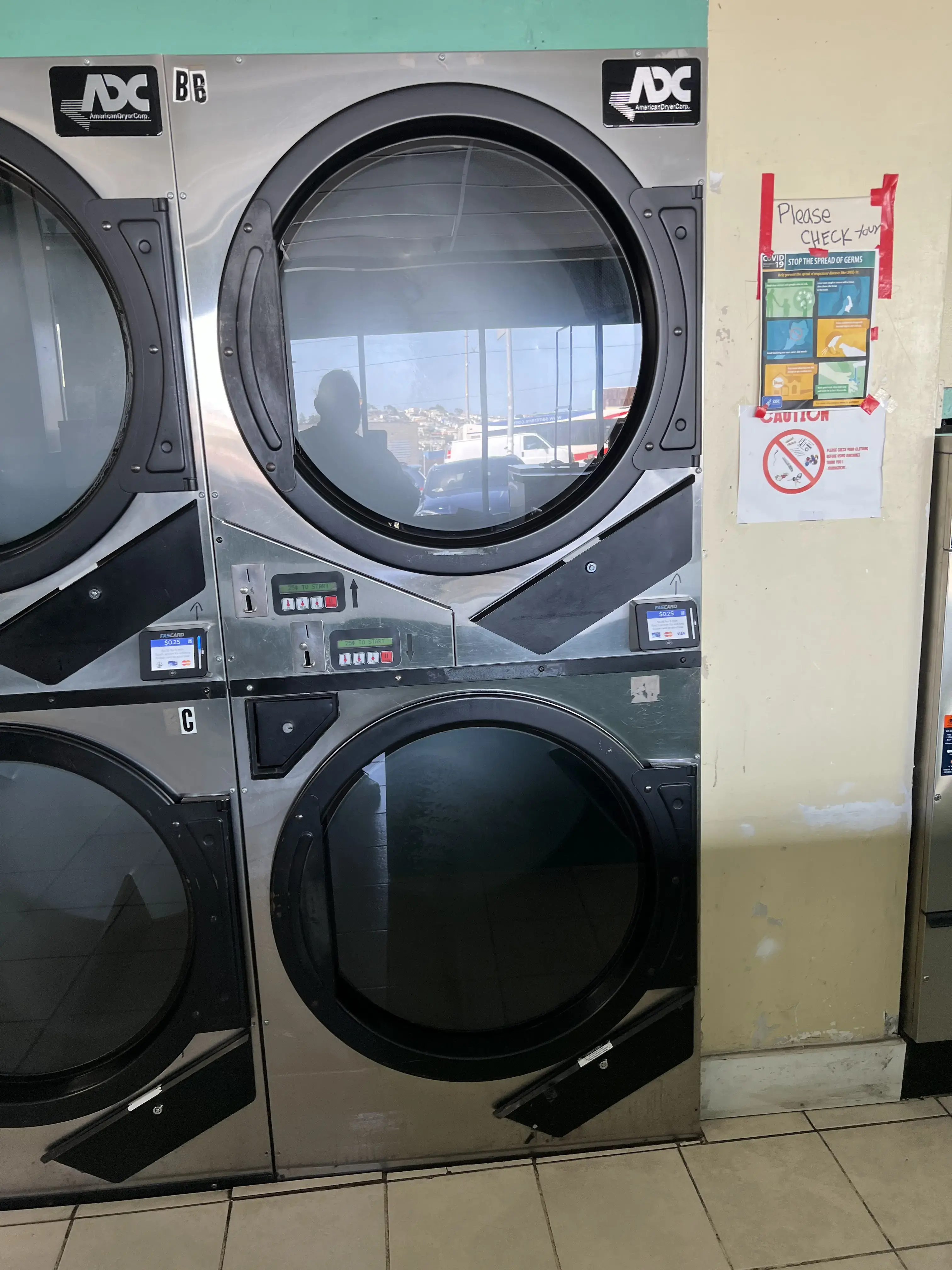 Top of the Hill Clean Laundromat - Image 10
