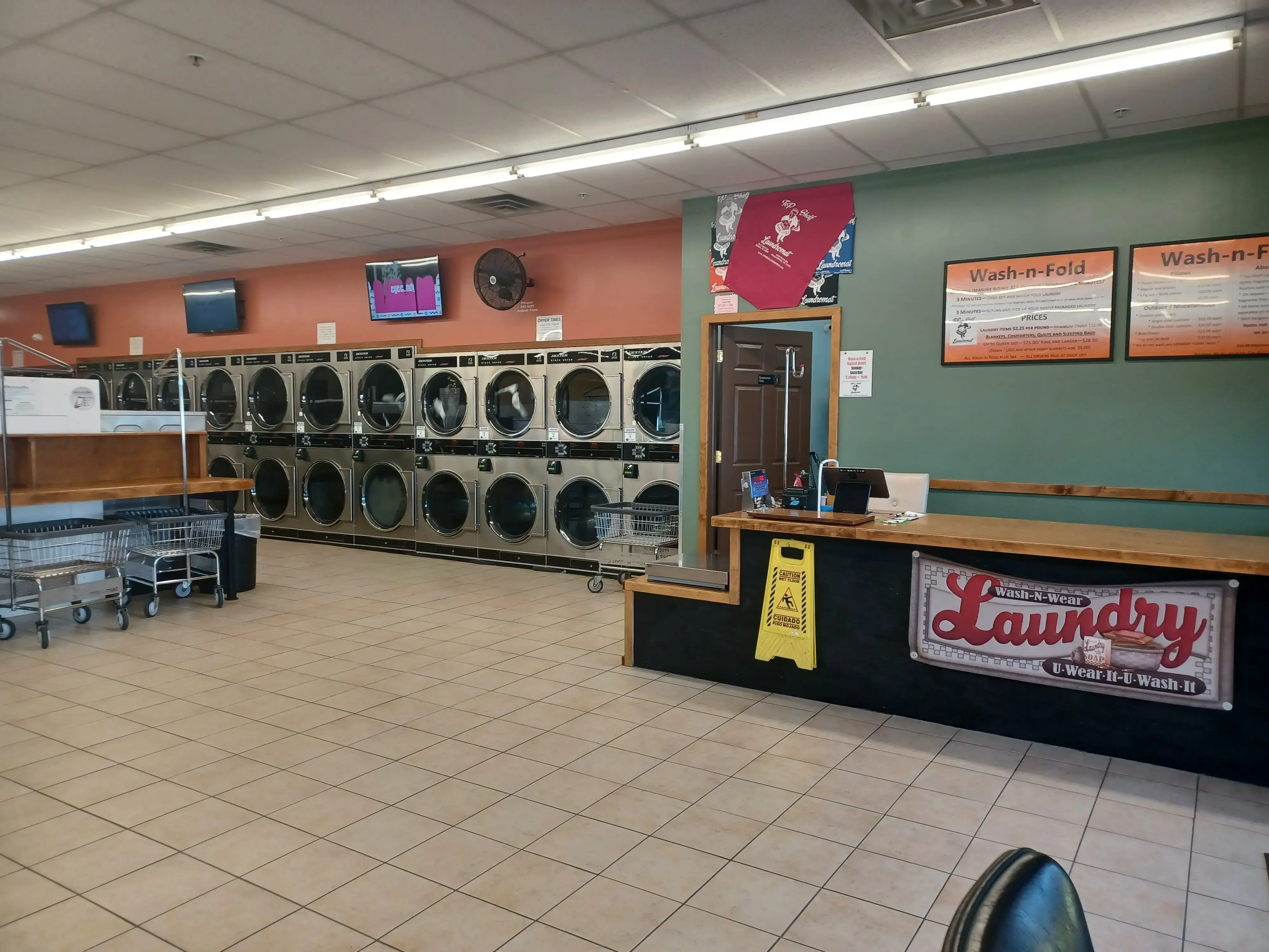Top Shelf Laundromat and Wash-n-Fold - Image 2