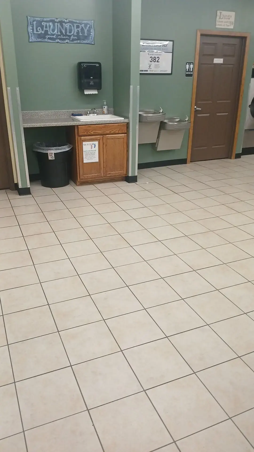 Top Shelf Laundromat and Wash-n-Fold thumbnail 16