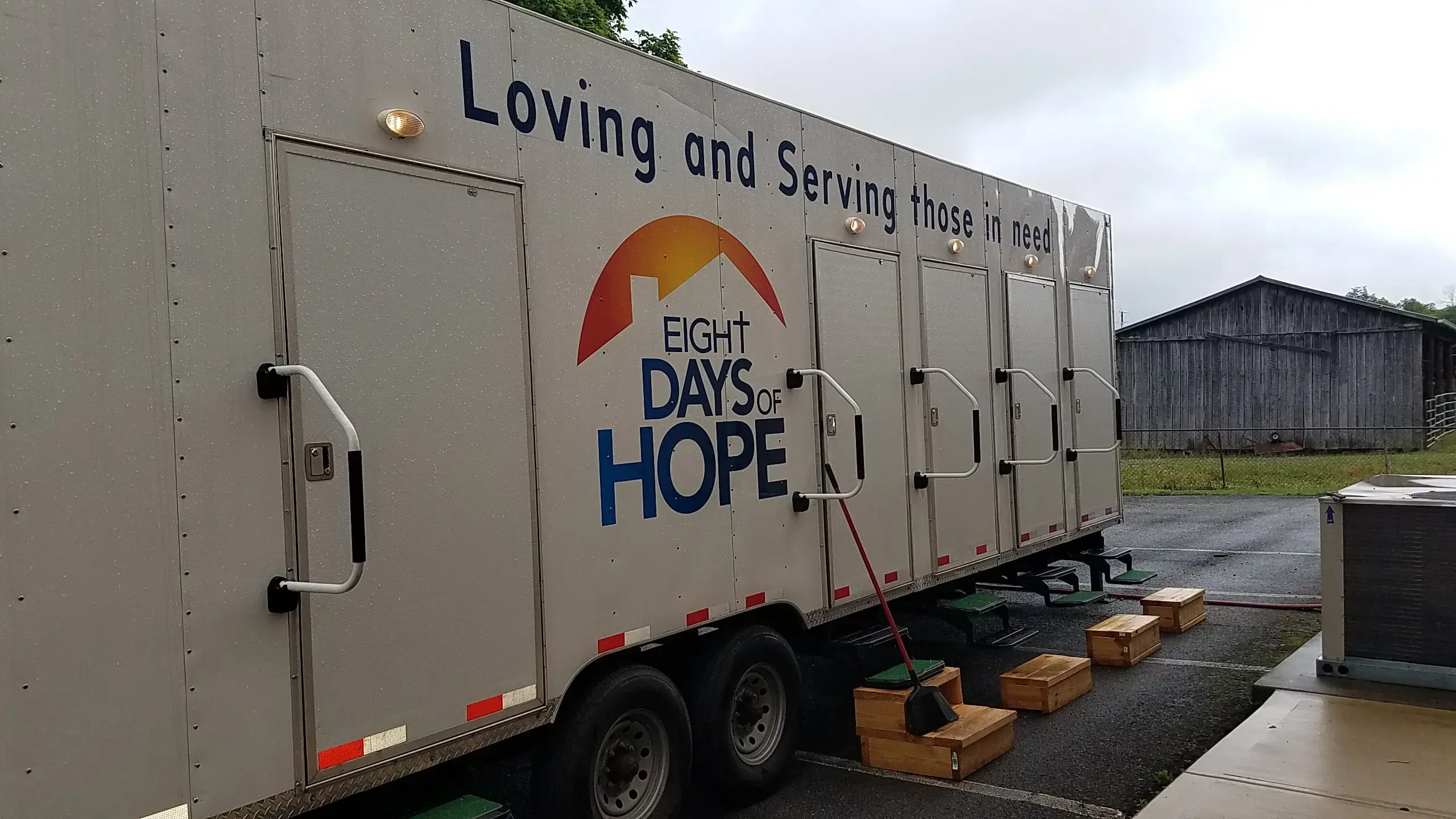 Top Shelf Laundromat and Wash-n-Fold - Image 20