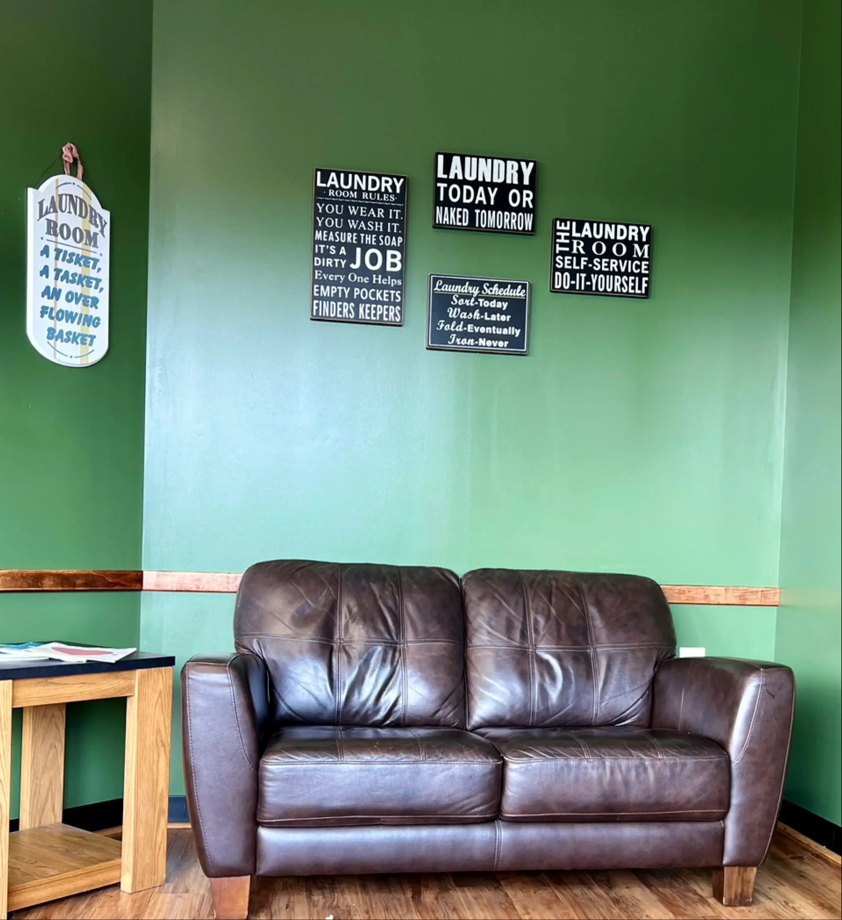 Top Shelf Laundromat and Wash-n-Fold thumbnail 11