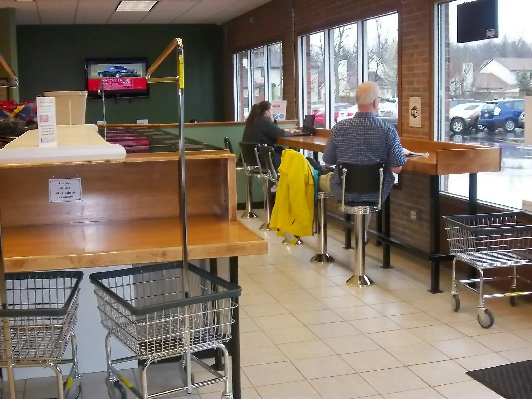 Top Shelf Laundromat and Wash-n-Fold thumbnail 12