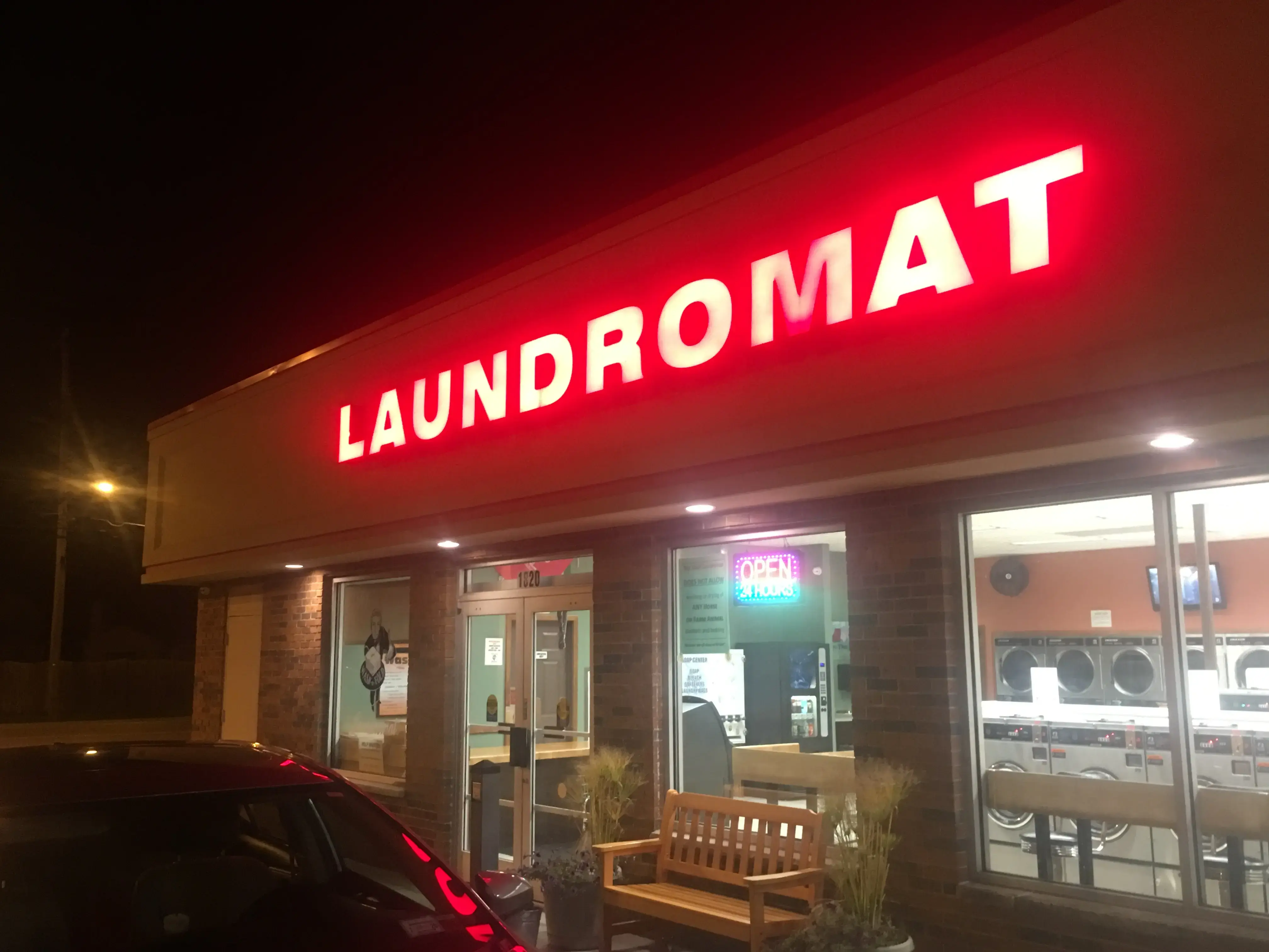 Top Shelf Laundromat and Wash-n-Fold - Image 10