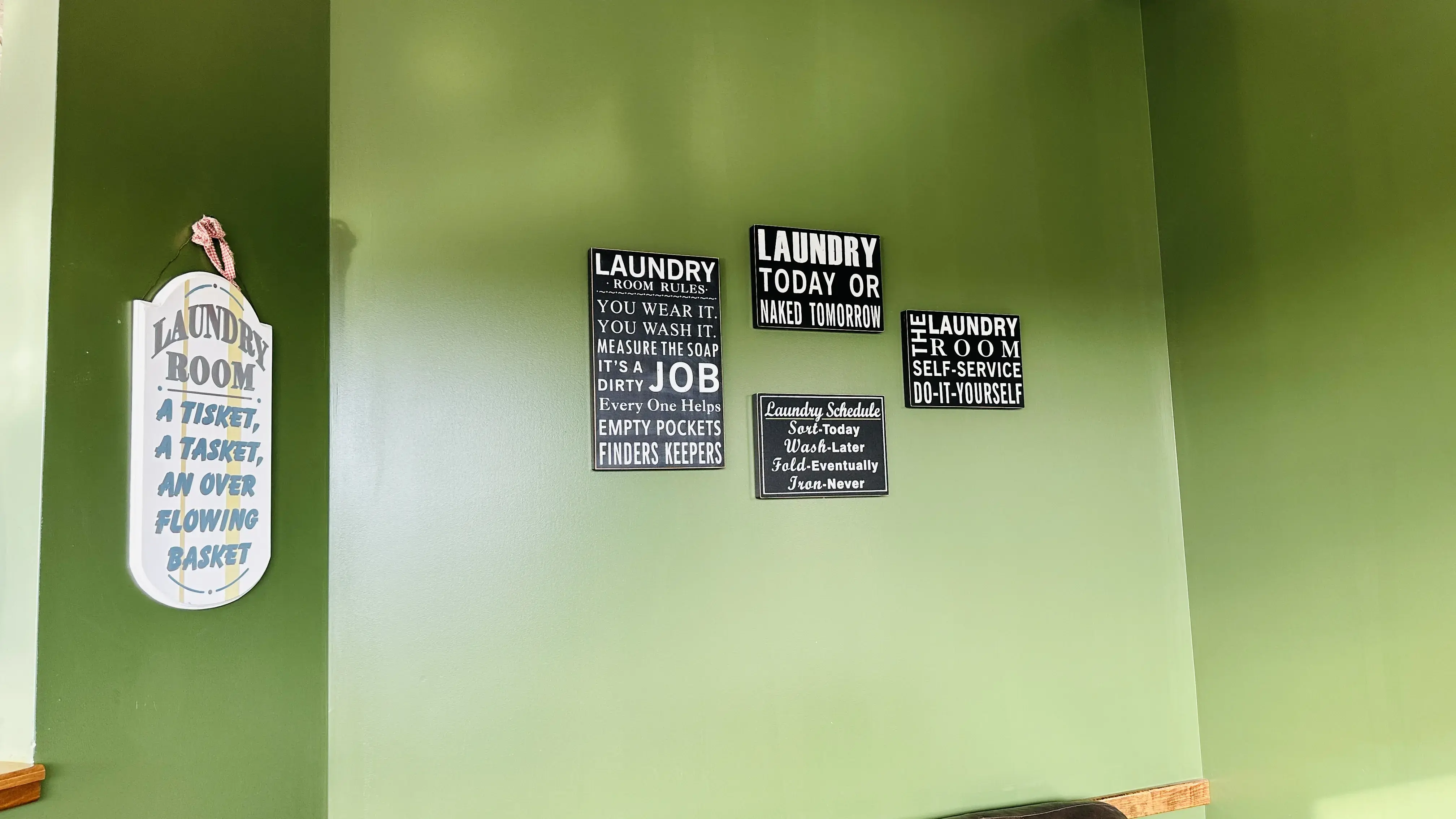 Top Shelf Laundromat and Wash-n-Fold - Image 19