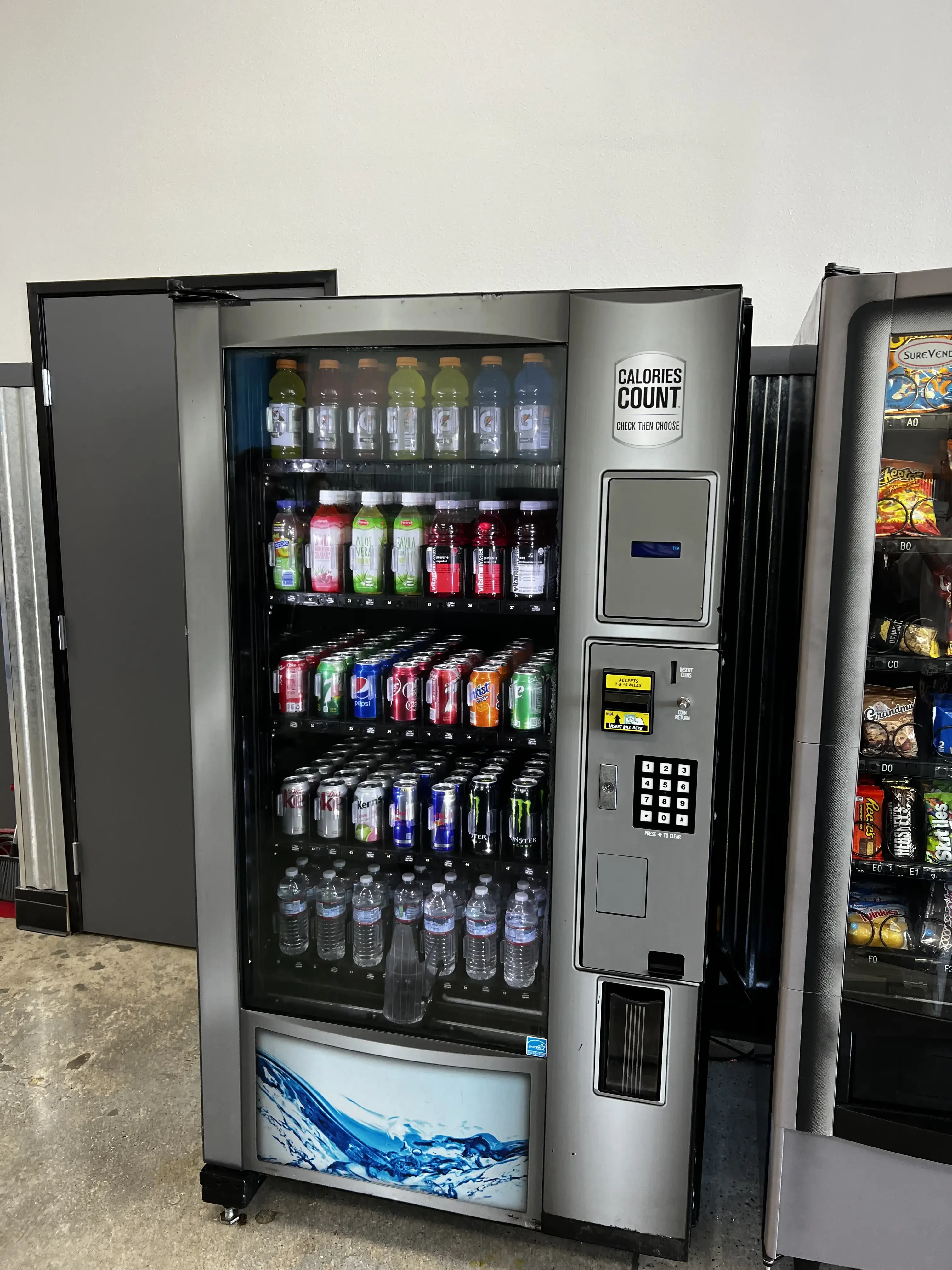 Top Spin Laundromat - Image 3