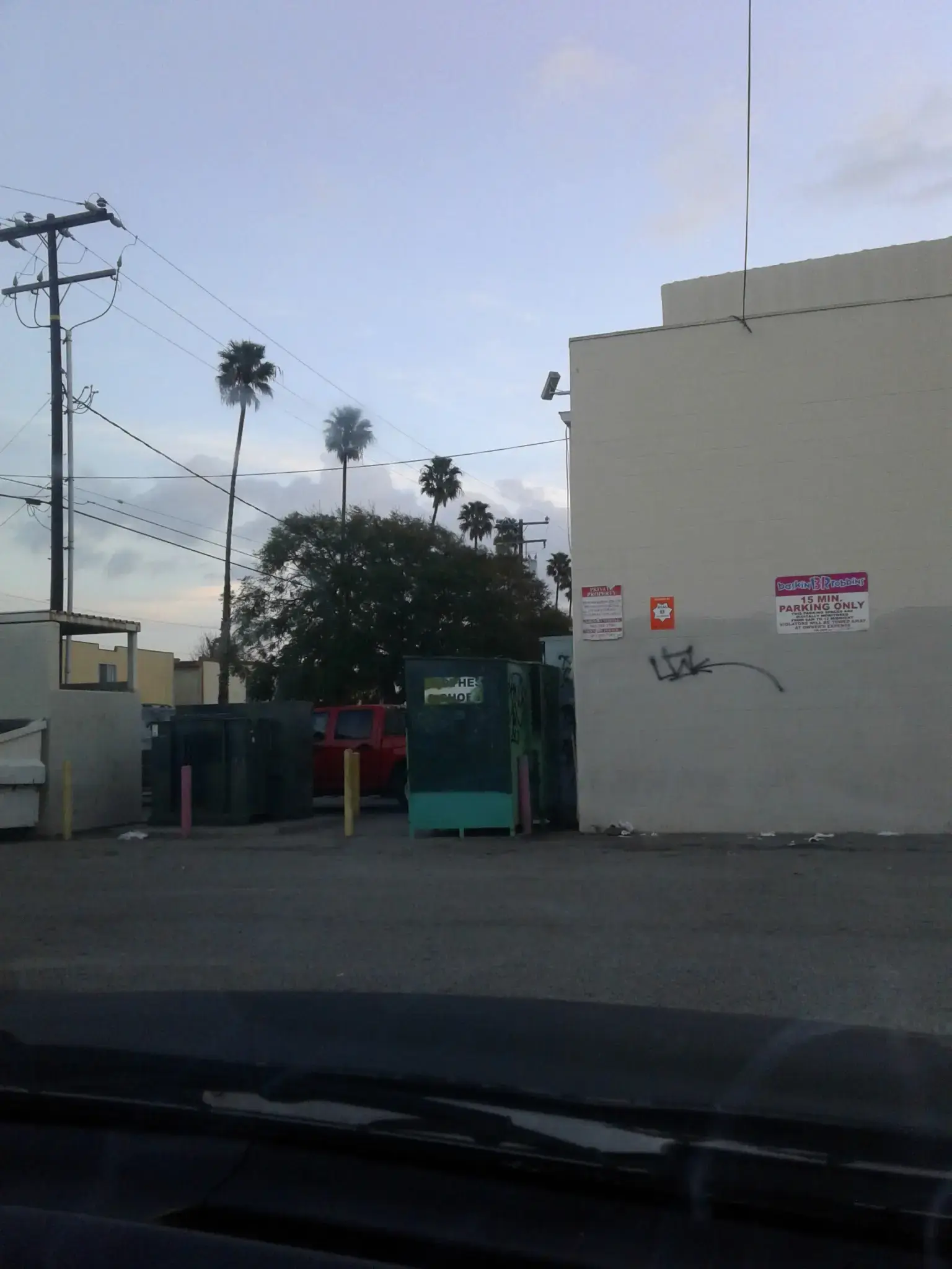 Top Spin Laundromat - Image 13