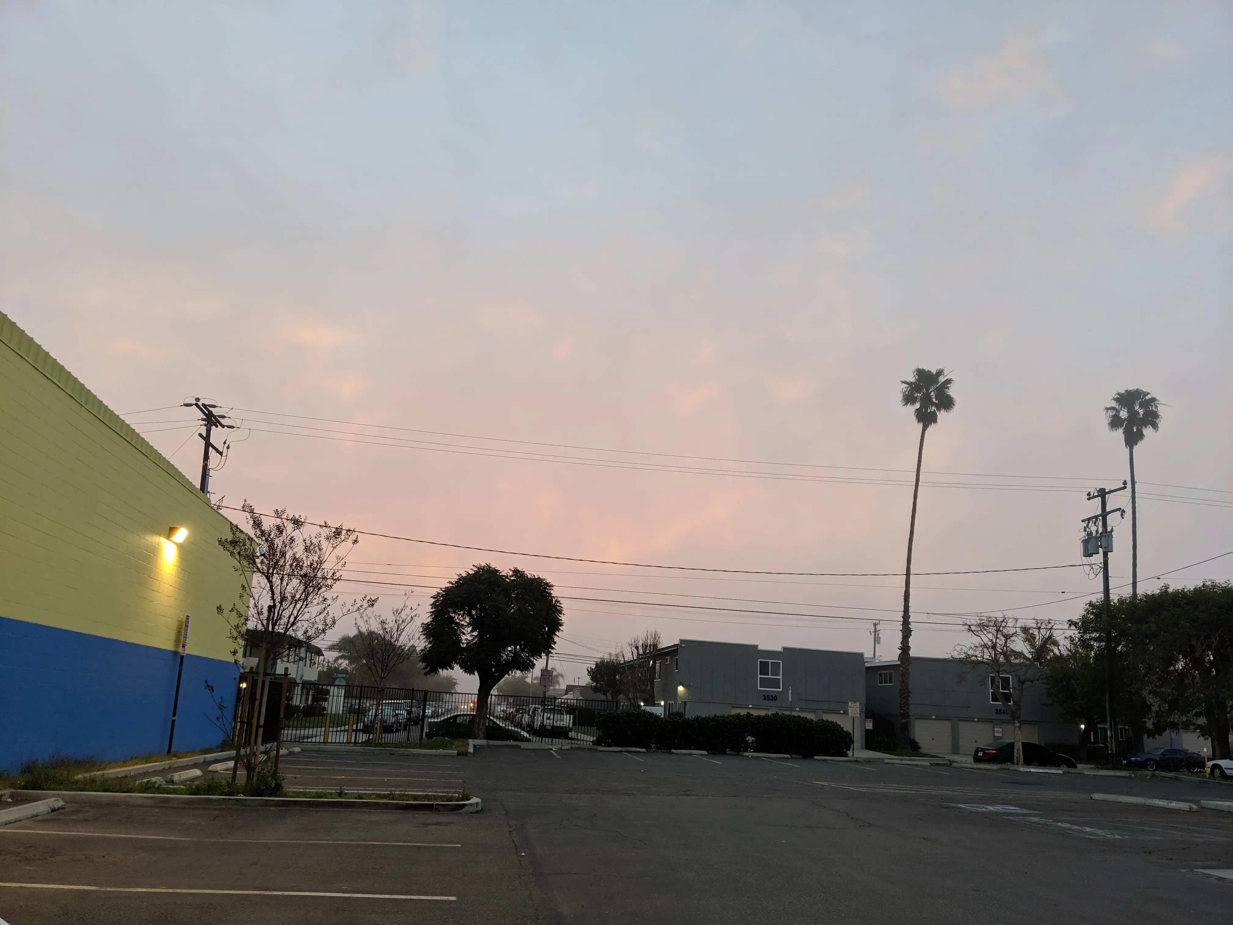 Top Spin Laundromat thumbnail 2