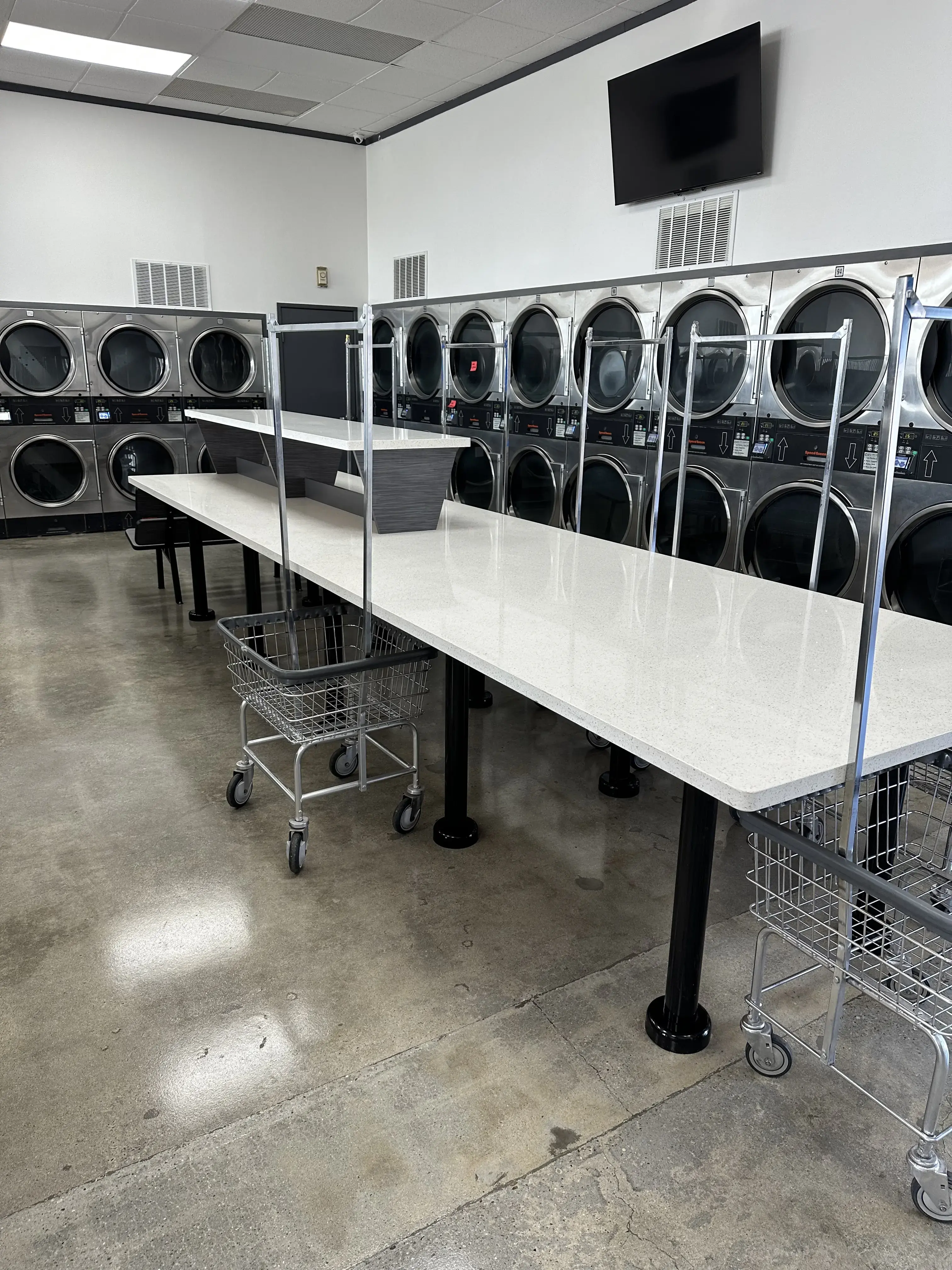 Top Spin Laundromat - Image 14