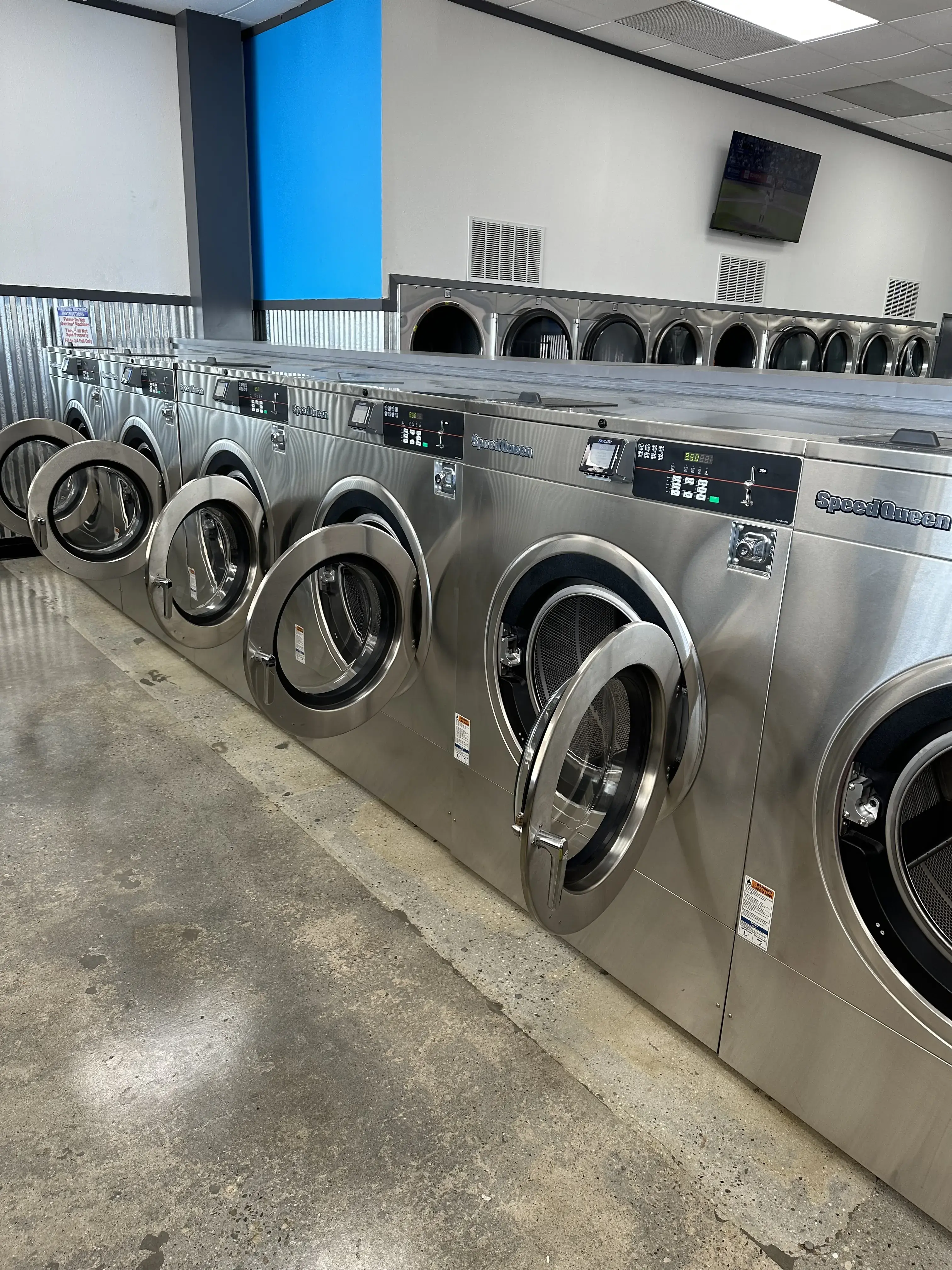 Top Spin Laundromat - Image 15