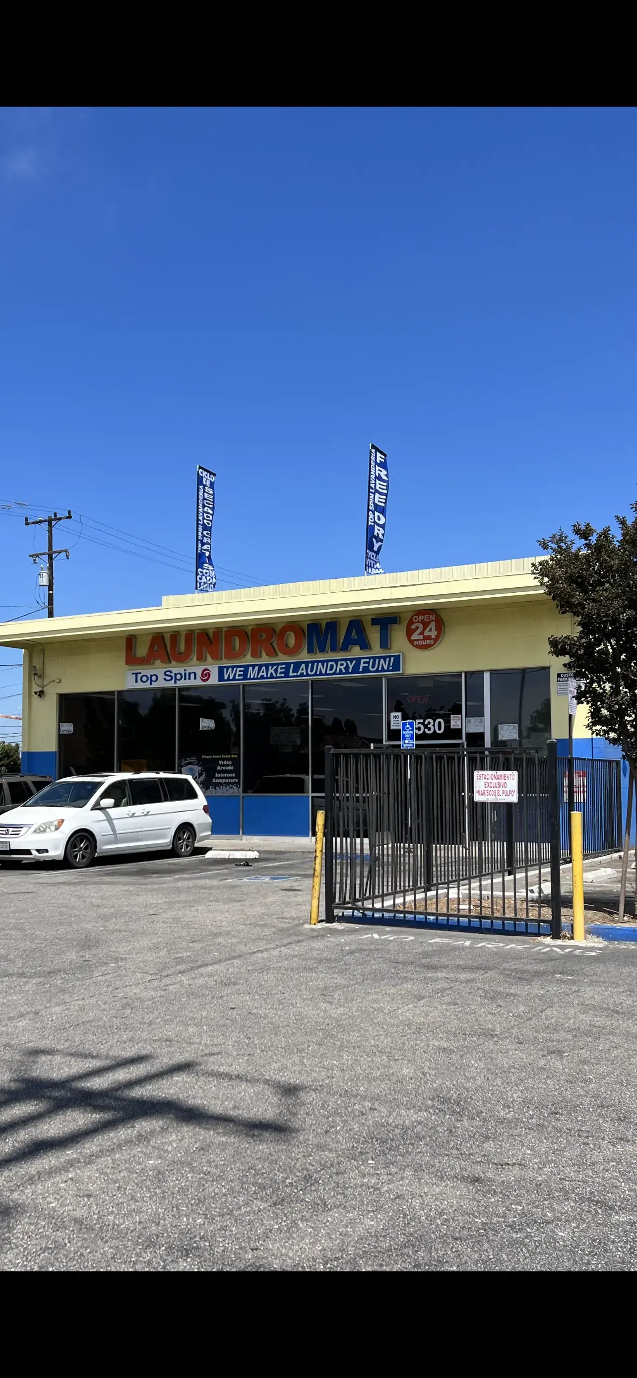 Top Spin Laundromat - Image 1