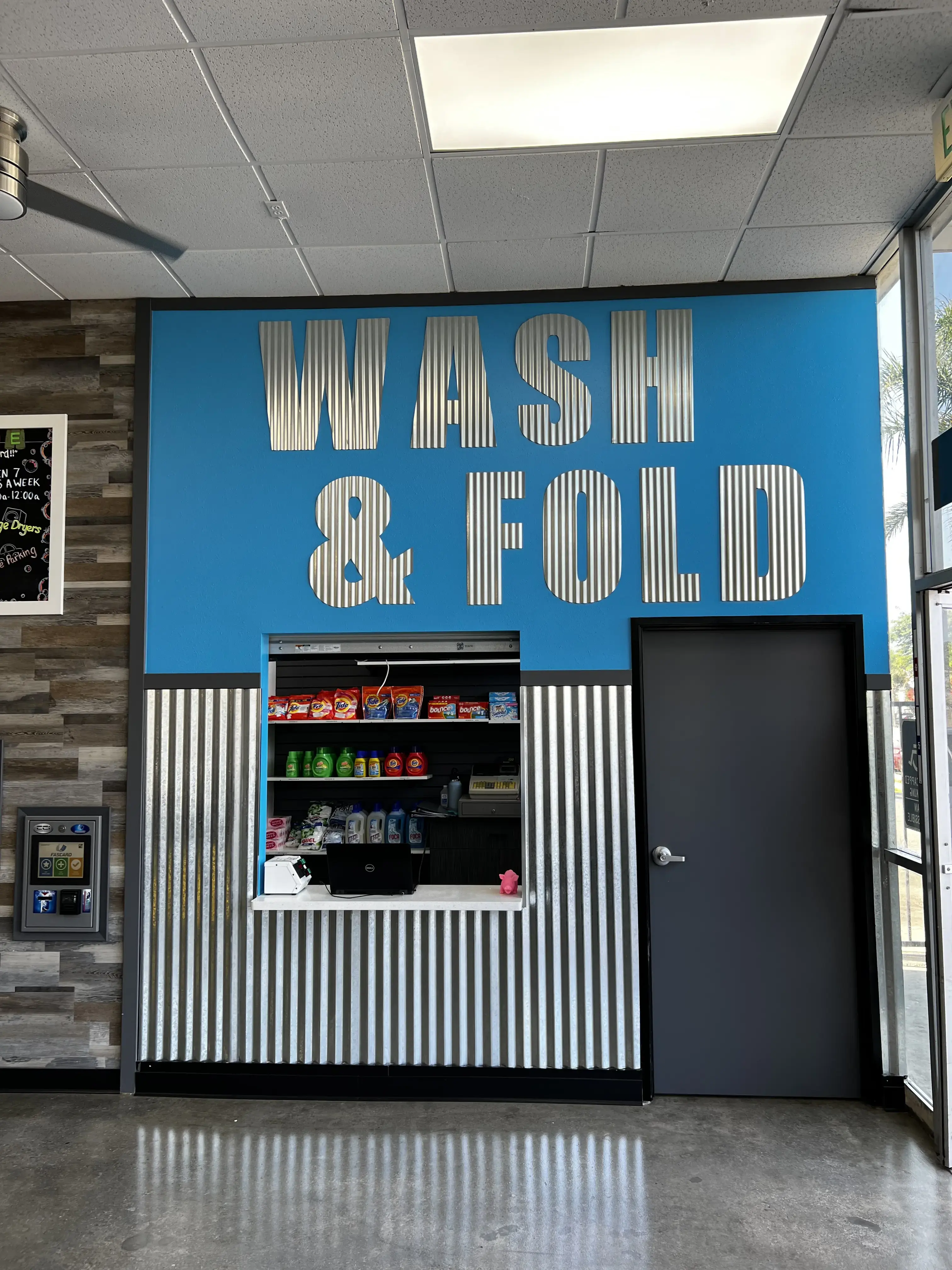 Top Spin Laundromat - Image 10