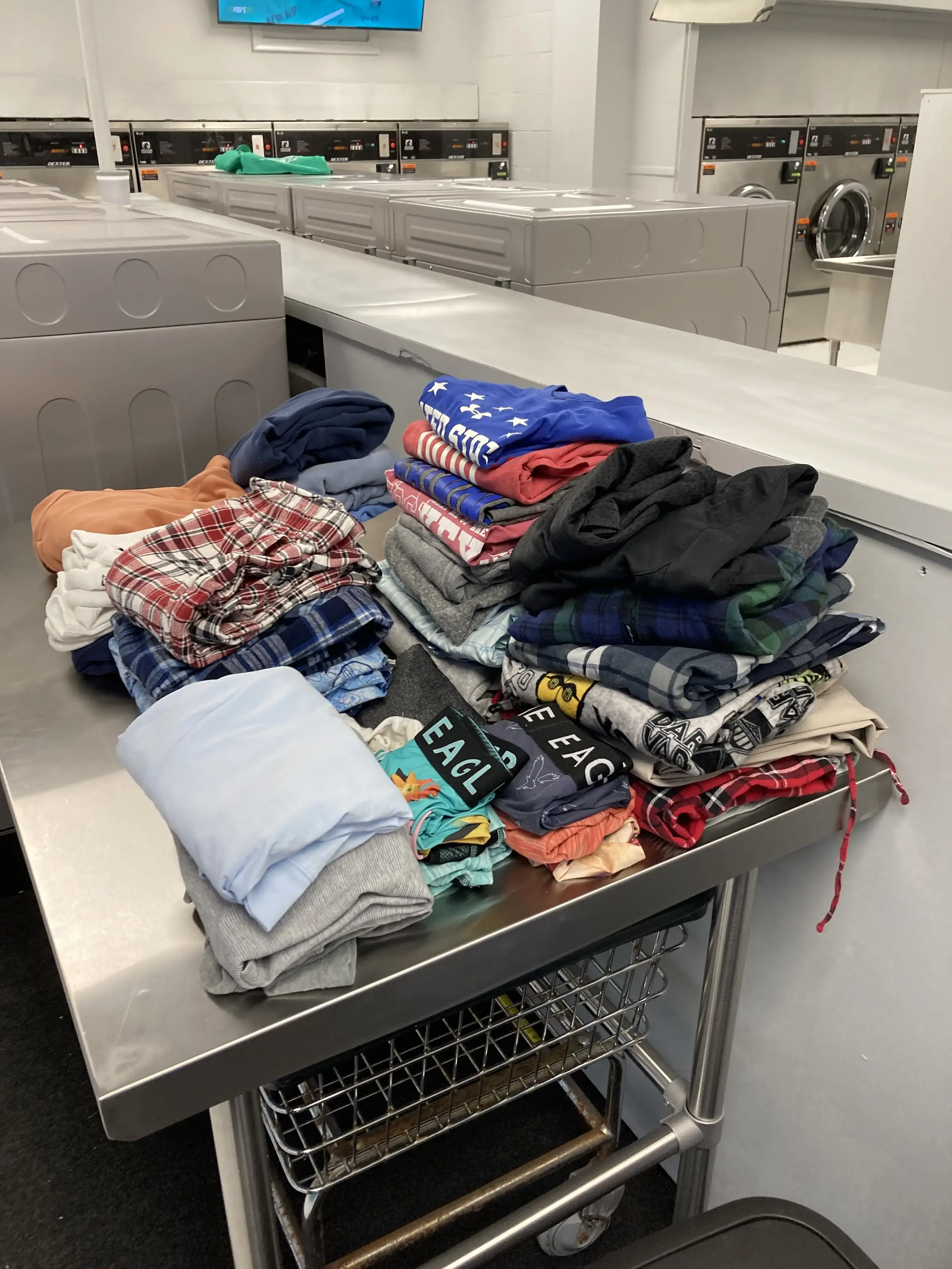 Top Wash Laundromats & Wash and fold thumbnail 5