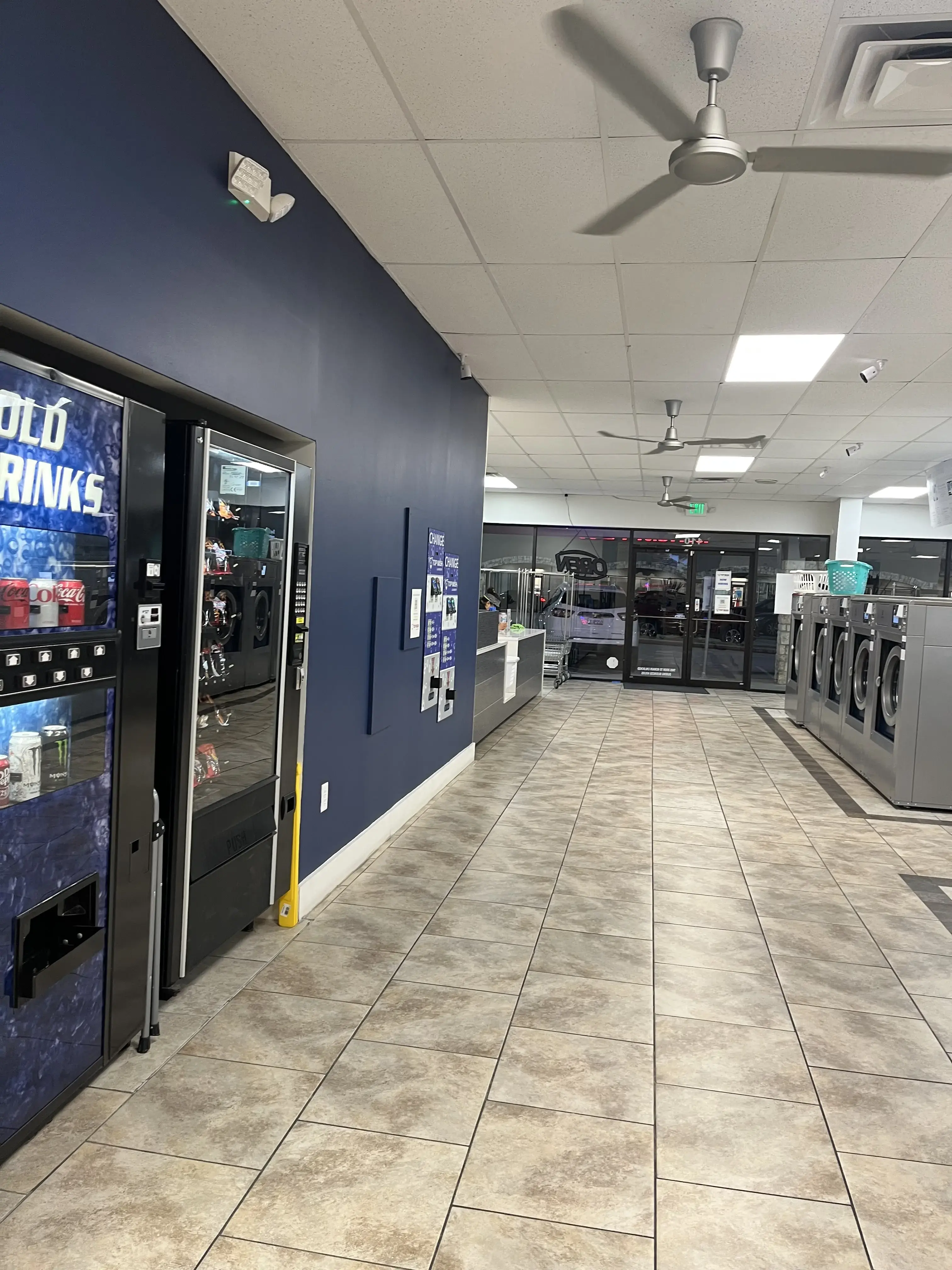 Top Wash Laundry - Image 17