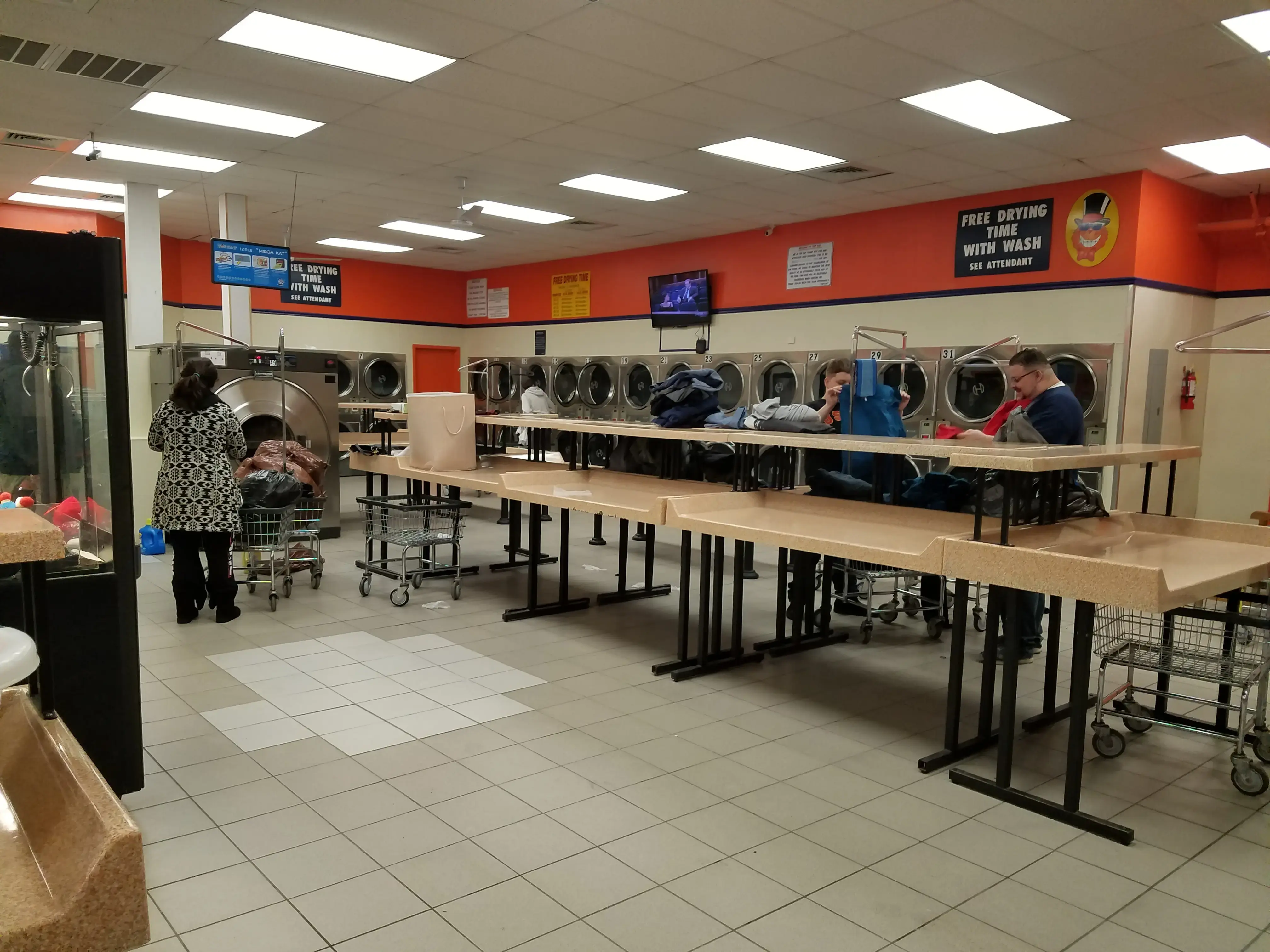 TopKat Super Laundromat - Image 15