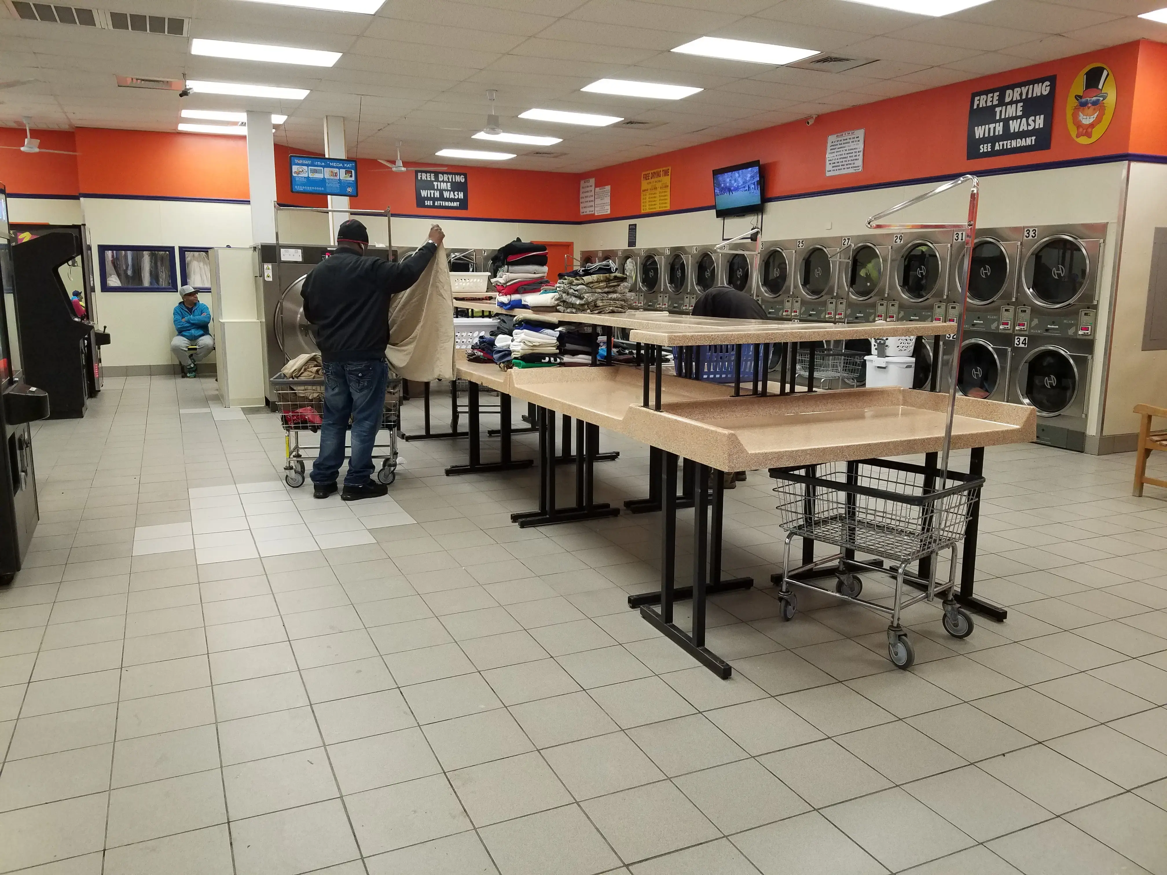 TopKat Super Laundromat - Image 3